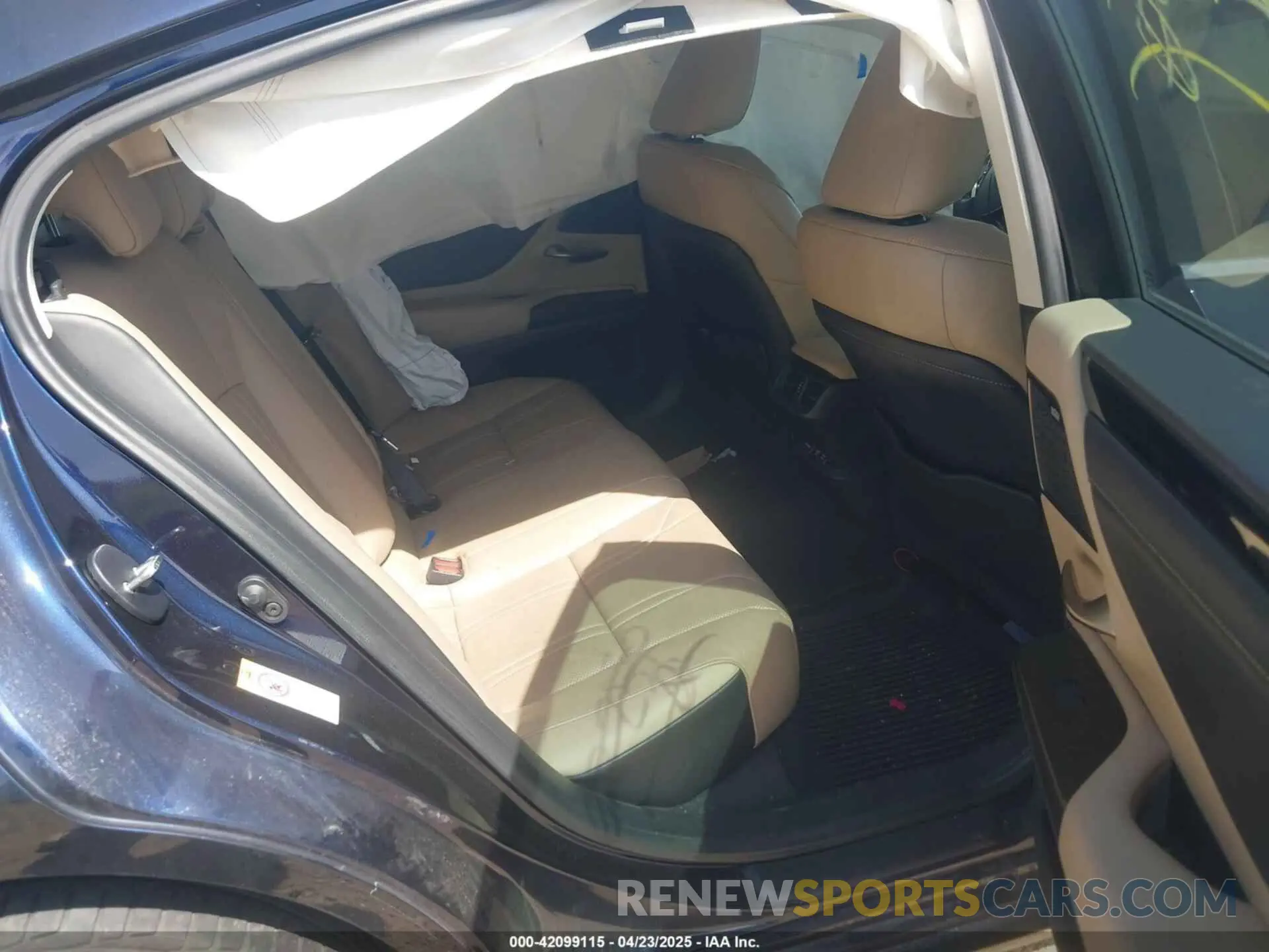 8 Photograph of a damaged car 58ABZ1B12KU022530 LEXUS ES 350 2019