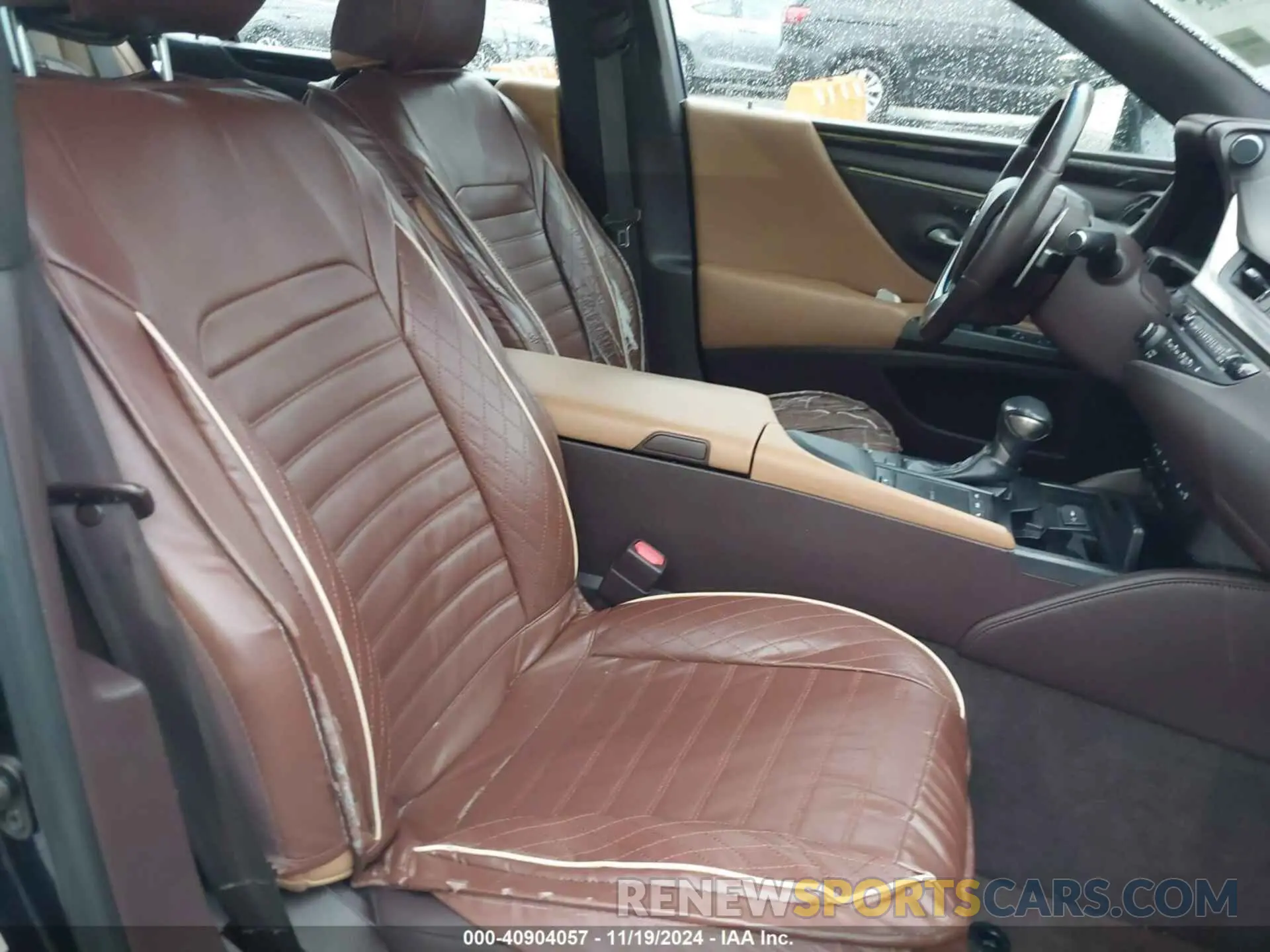 5 Photograph of a damaged car 58ABZ1B12KU025055 LEXUS ES 350 2019