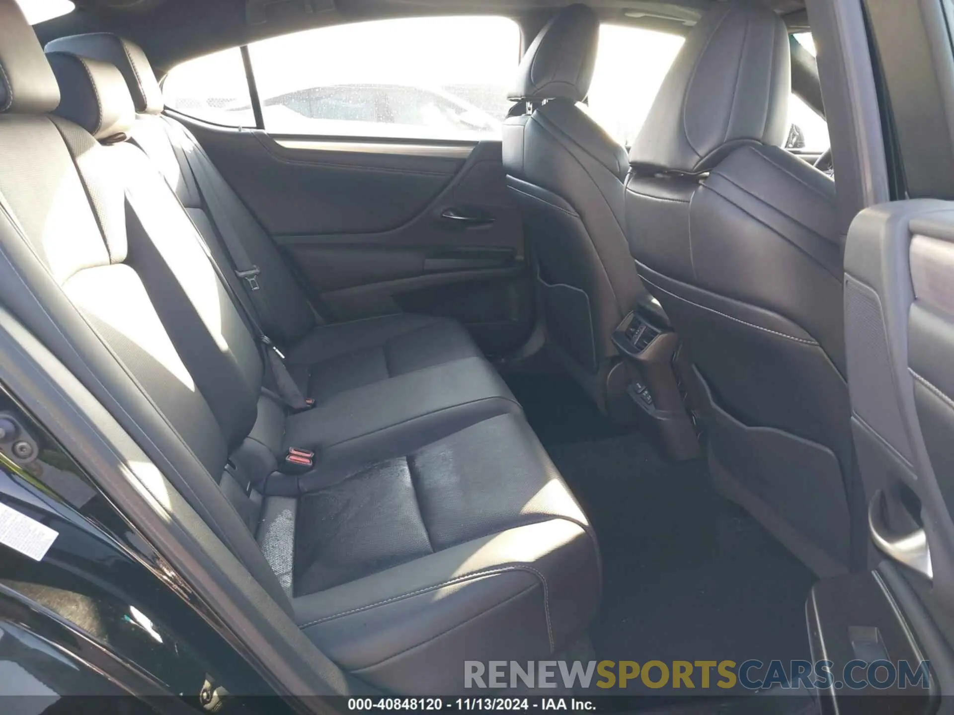 8 Photograph of a damaged car 58ABZ1B12KU027873 LEXUS ES 350 2019