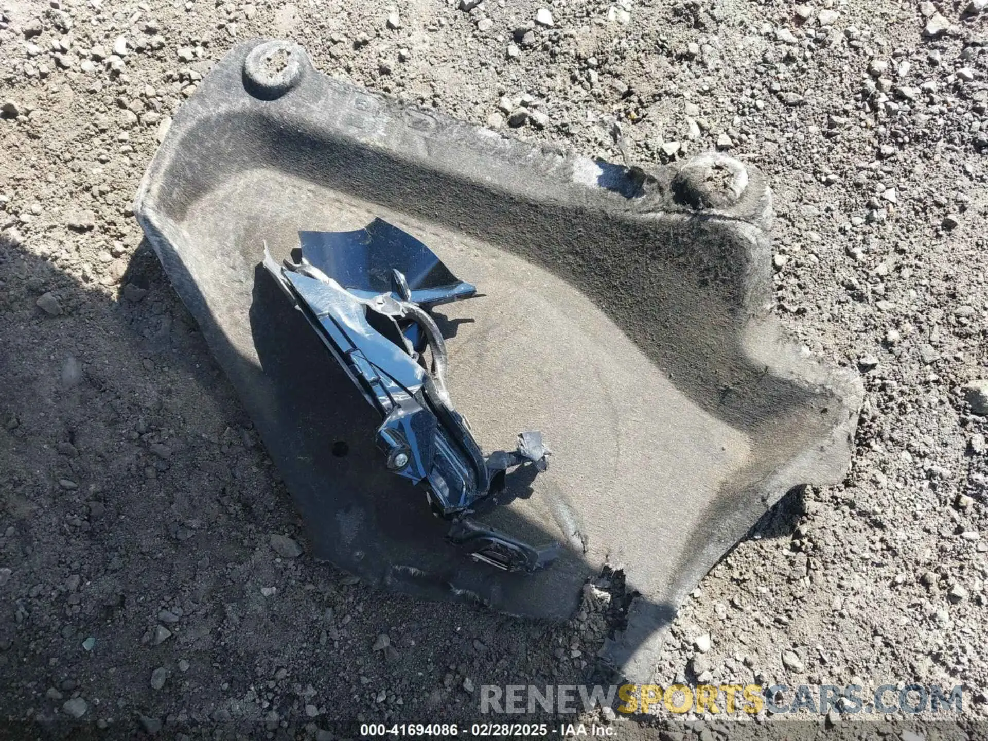 12 Photograph of a damaged car 58ABZ1B13KU043290 LEXUS ES 350 2019