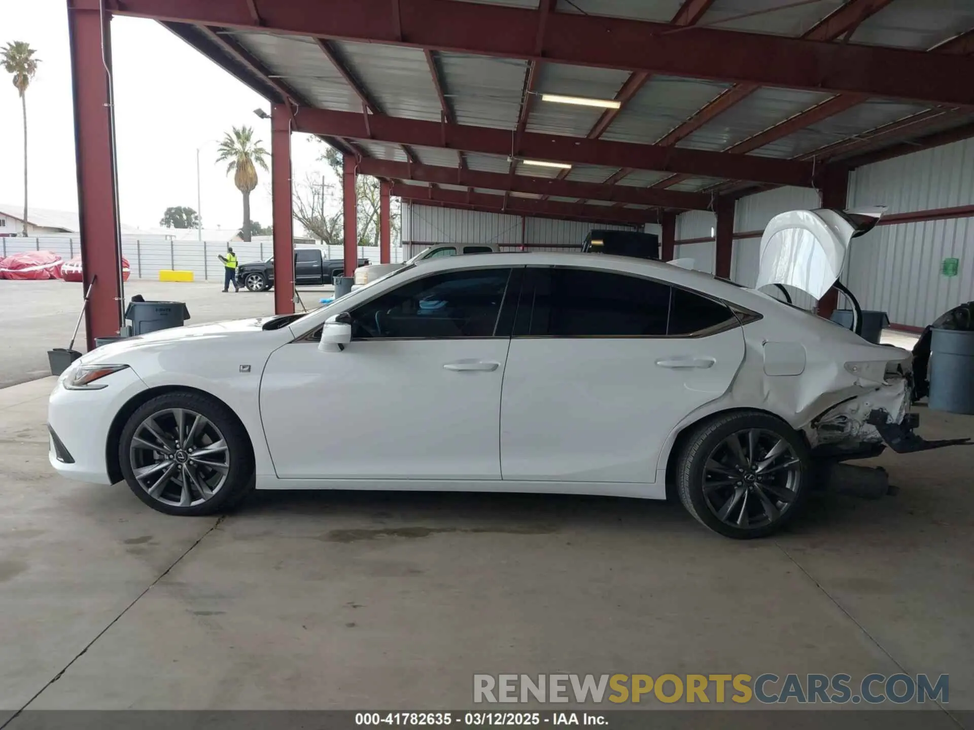 15 Photograph of a damaged car 58ABZ1B14KU006880 LEXUS ES 350 2019