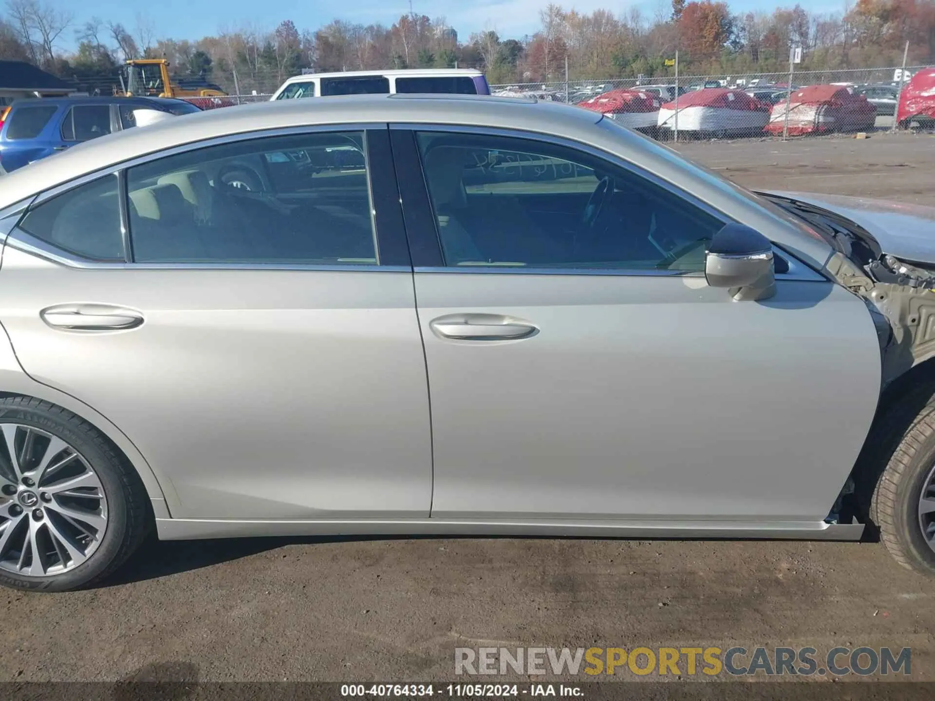 14 Photograph of a damaged car 58ABZ1B14KU018186 LEXUS ES 350 2019