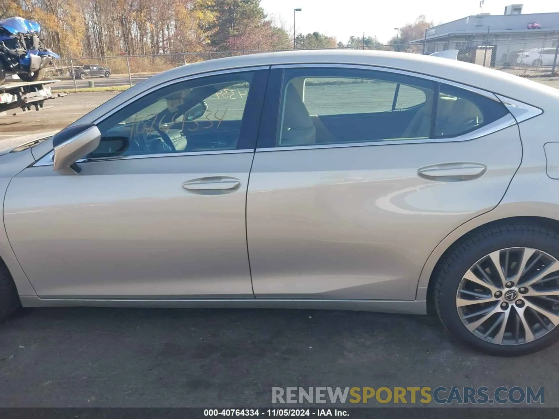 15 Photograph of a damaged car 58ABZ1B14KU018186 LEXUS ES 350 2019