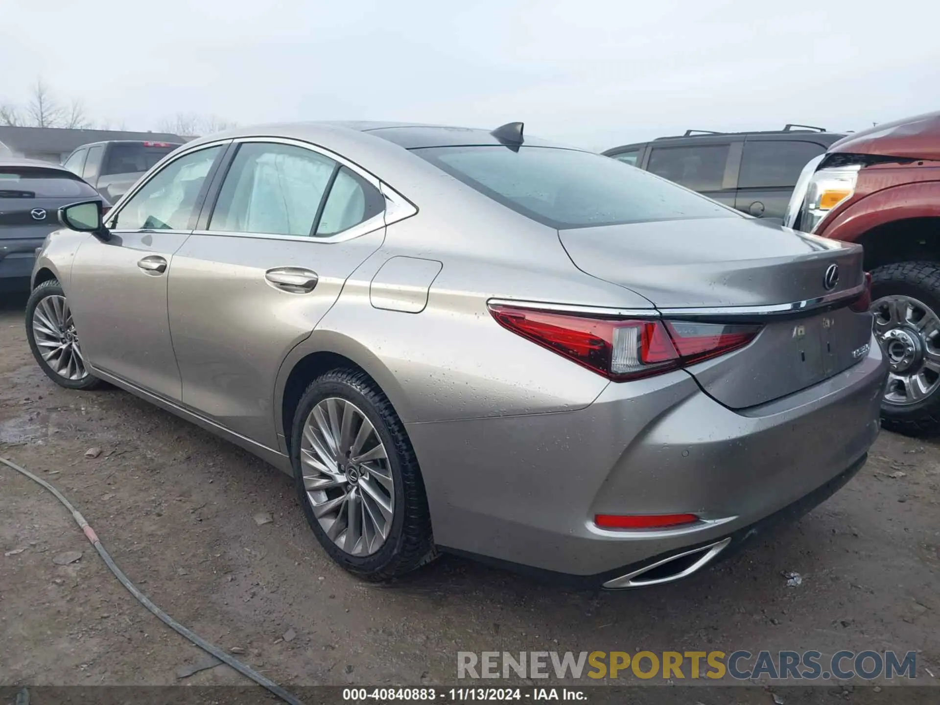 3 Photograph of a damaged car 58ABZ1B14KU023629 LEXUS ES 350 2019