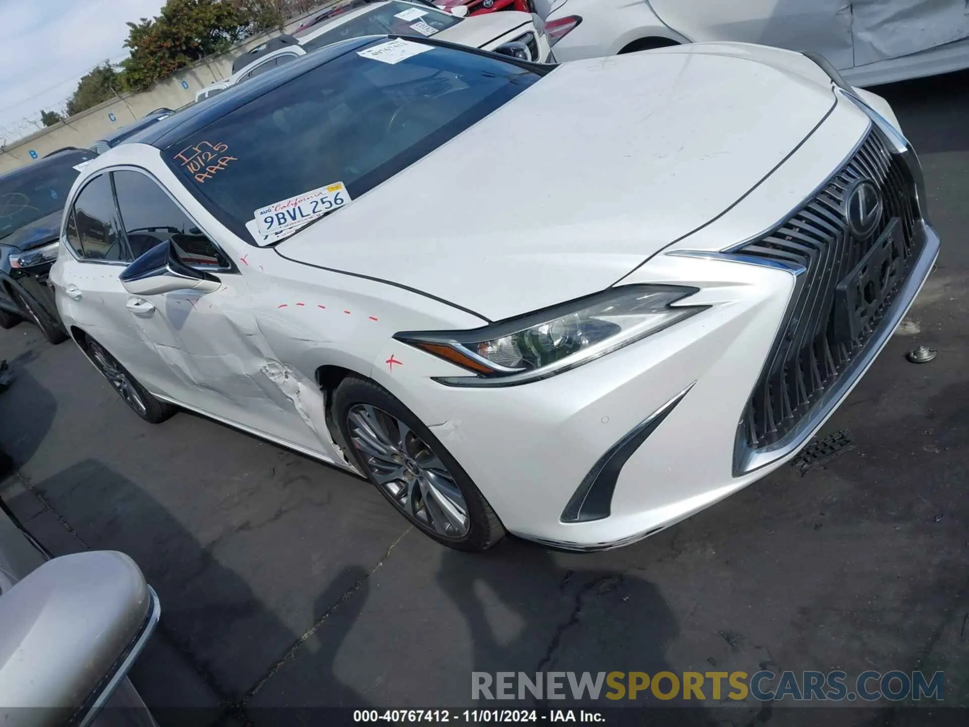 1 Photograph of a damaged car 58ABZ1B14KU027471 LEXUS ES 350 2019