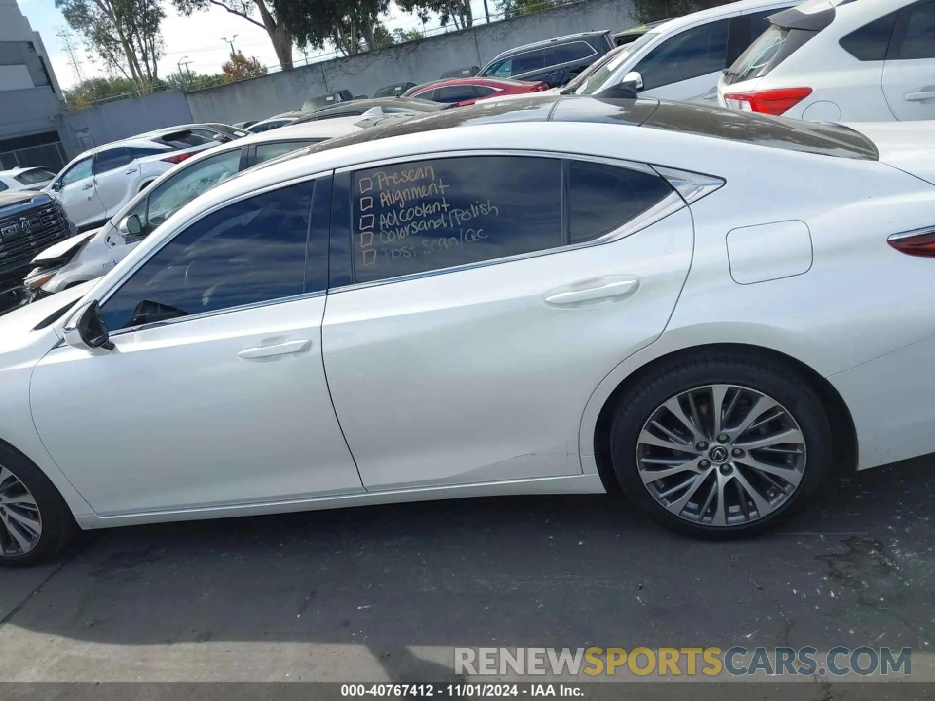 14 Photograph of a damaged car 58ABZ1B14KU027471 LEXUS ES 350 2019