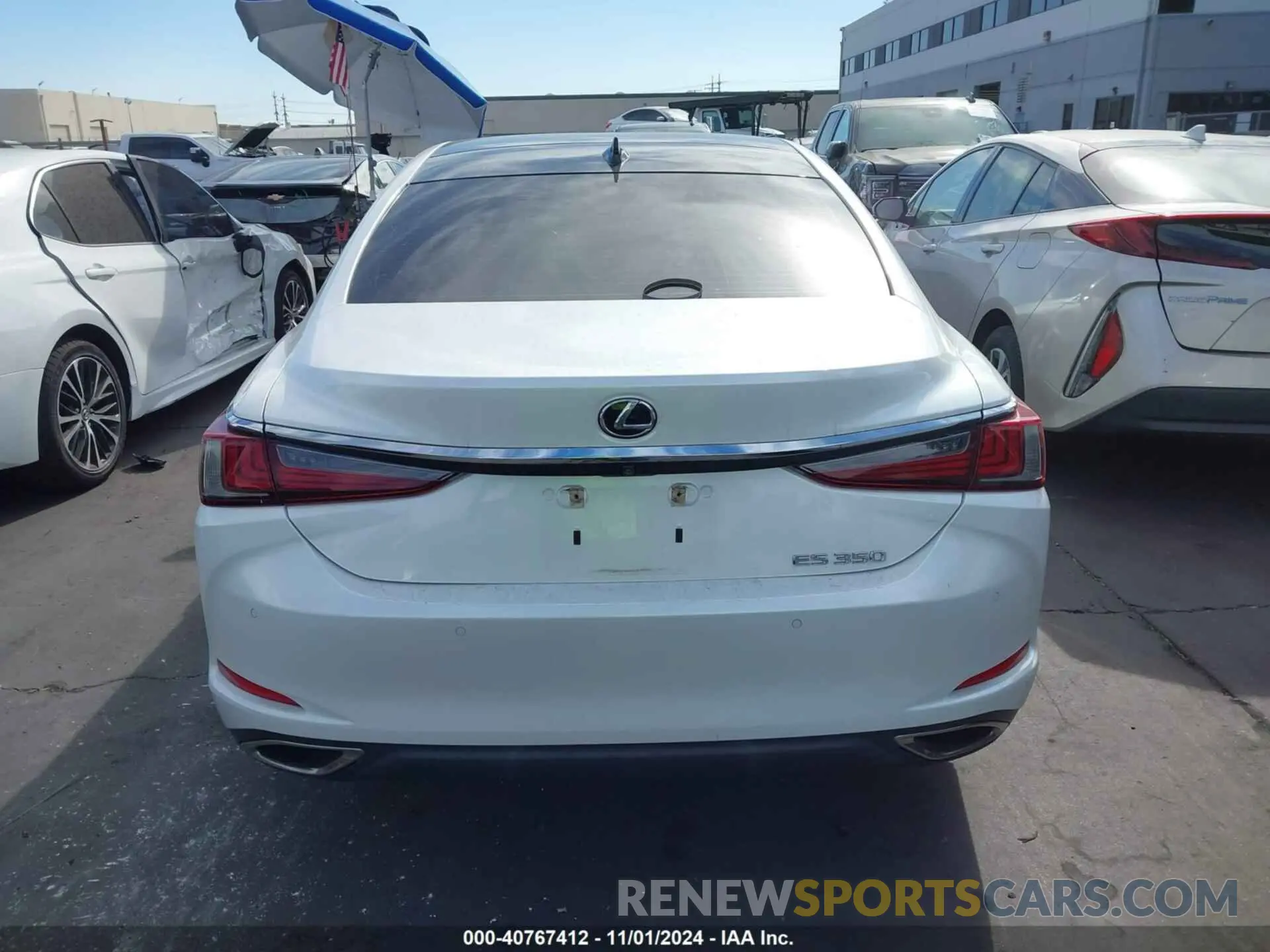 16 Photograph of a damaged car 58ABZ1B14KU027471 LEXUS ES 350 2019