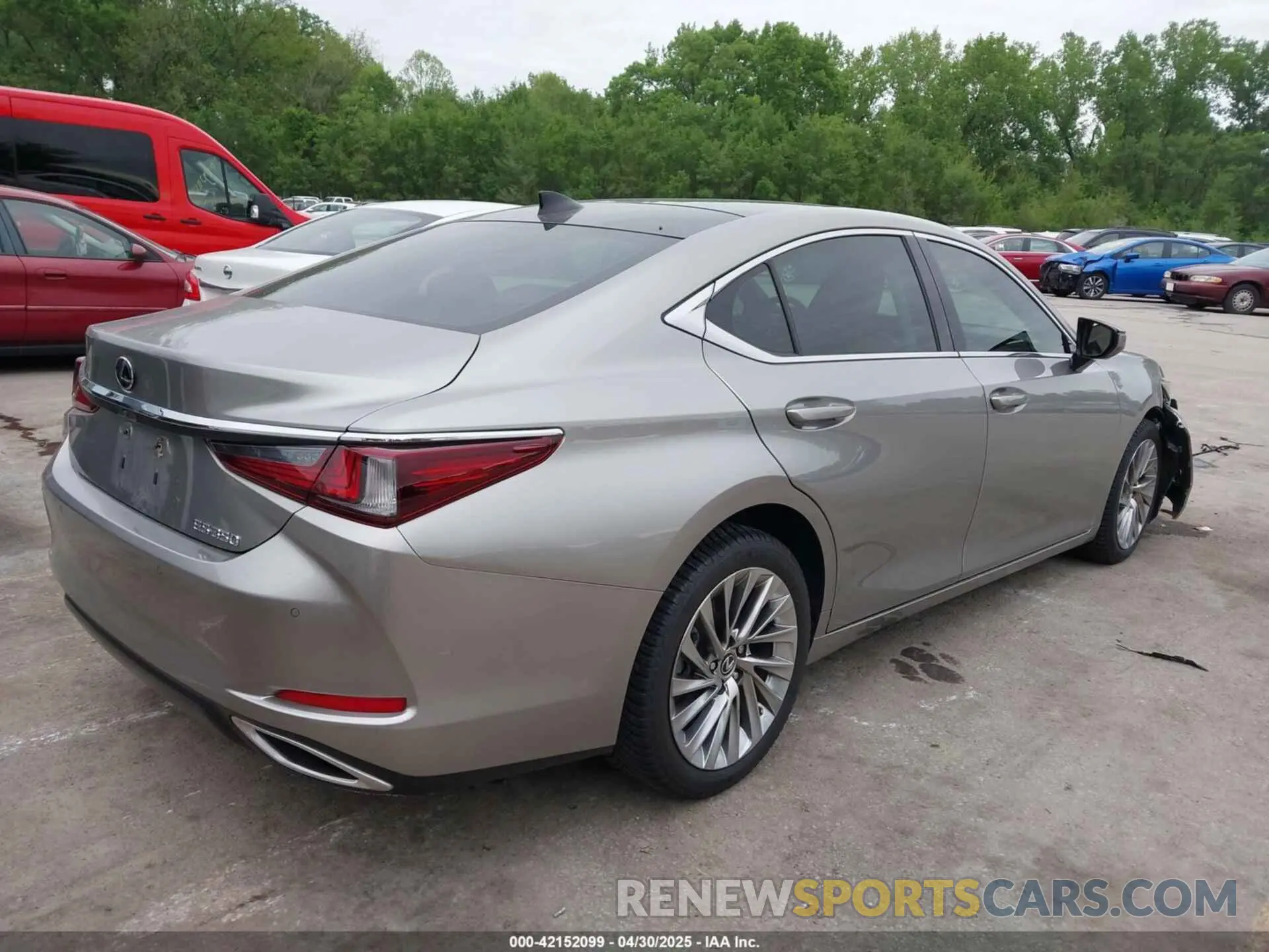 4 Photograph of a damaged car 58ABZ1B14KU030063 LEXUS ES 350 2019
