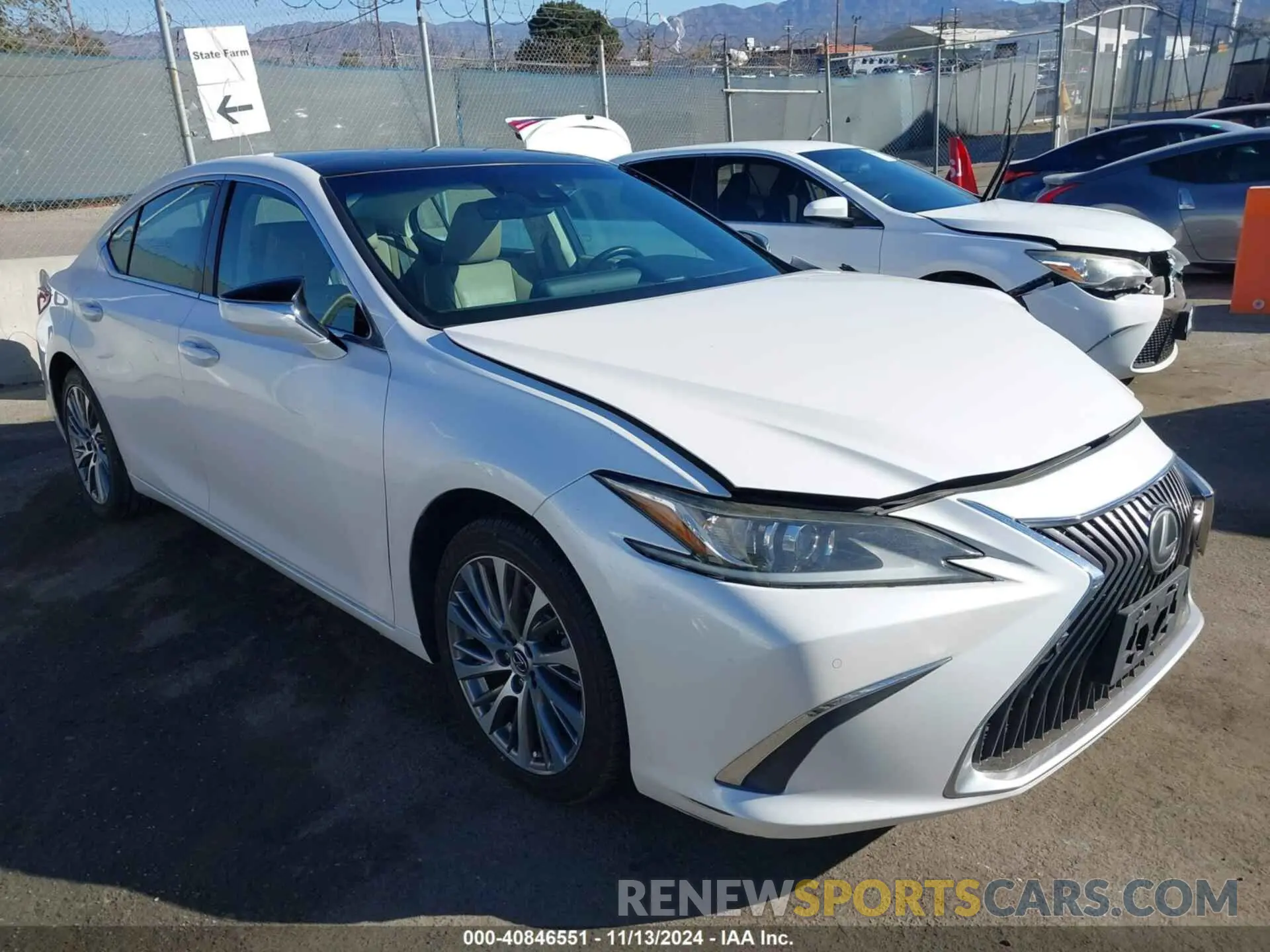 1 Photograph of a damaged car 58ABZ1B14KU030631 LEXUS ES 350 2019