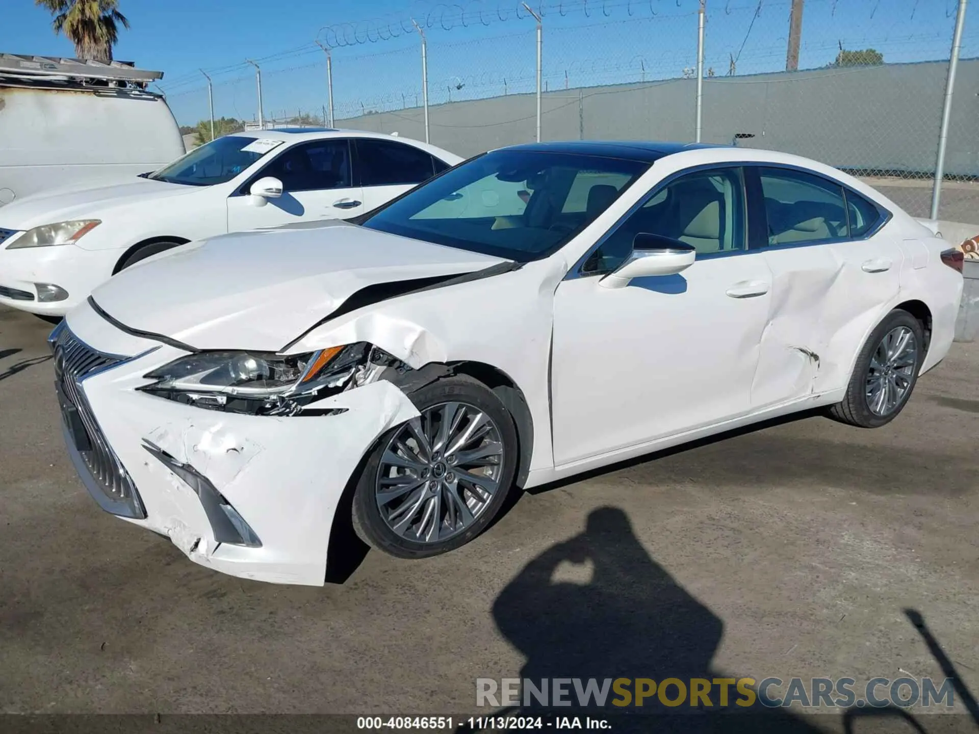 2 Photograph of a damaged car 58ABZ1B14KU030631 LEXUS ES 350 2019