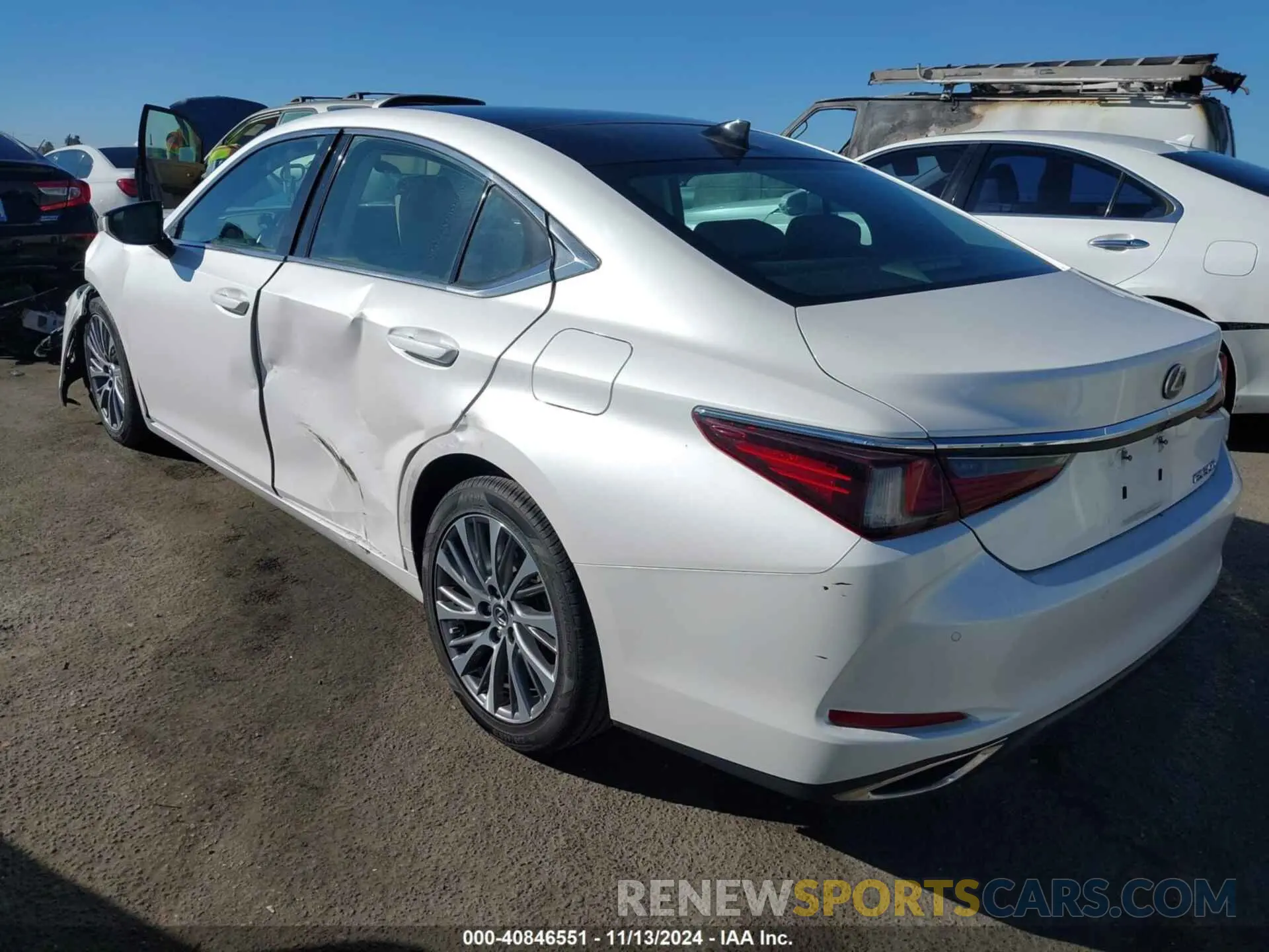 3 Photograph of a damaged car 58ABZ1B14KU030631 LEXUS ES 350 2019