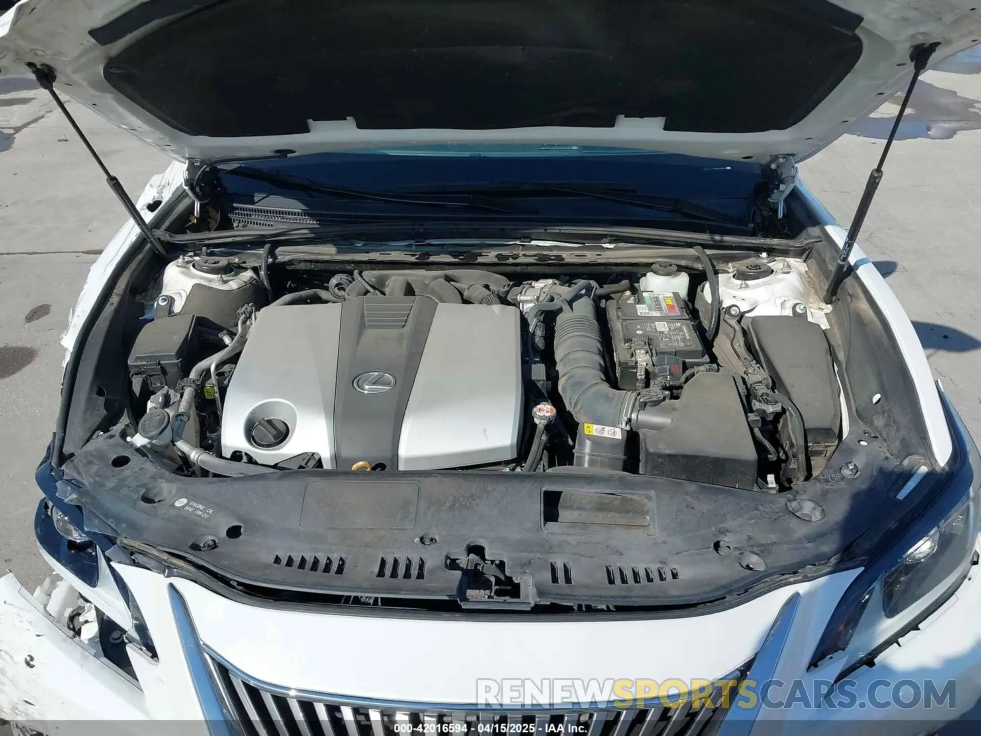 10 Photograph of a damaged car 58ABZ1B14KU034209 LEXUS ES 350 2019