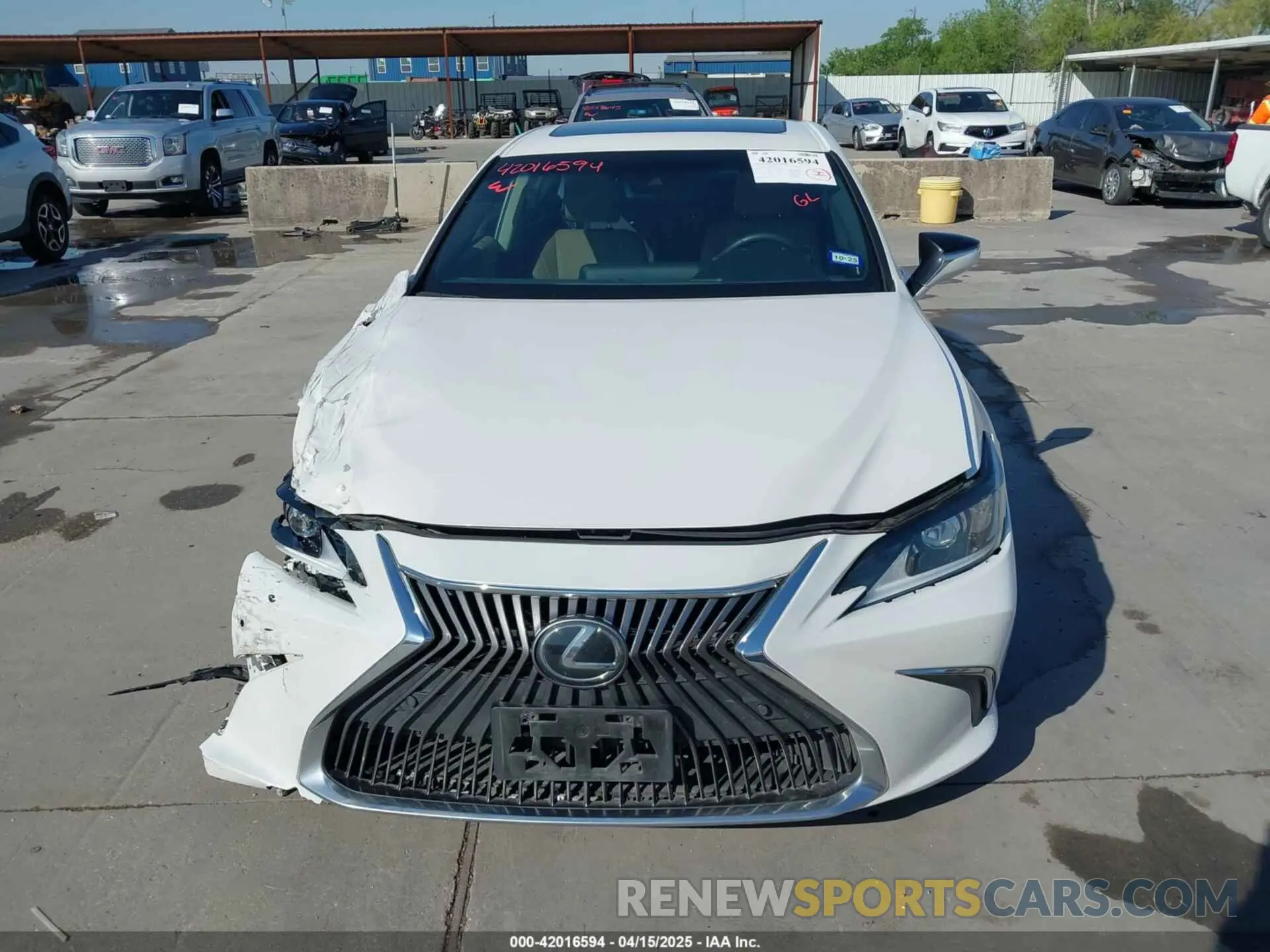 11 Photograph of a damaged car 58ABZ1B14KU034209 LEXUS ES 350 2019