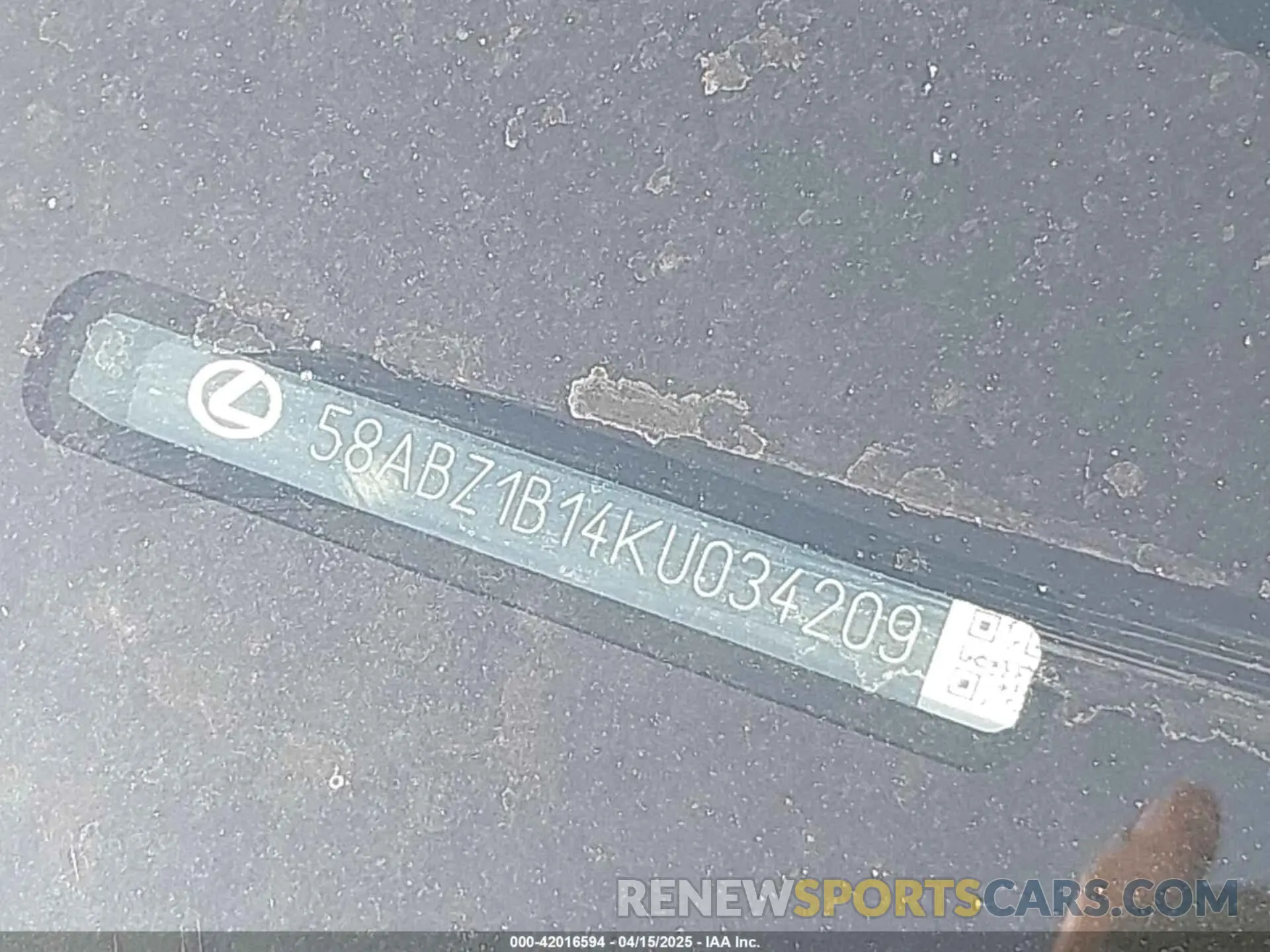 16 Photograph of a damaged car 58ABZ1B14KU034209 LEXUS ES 350 2019