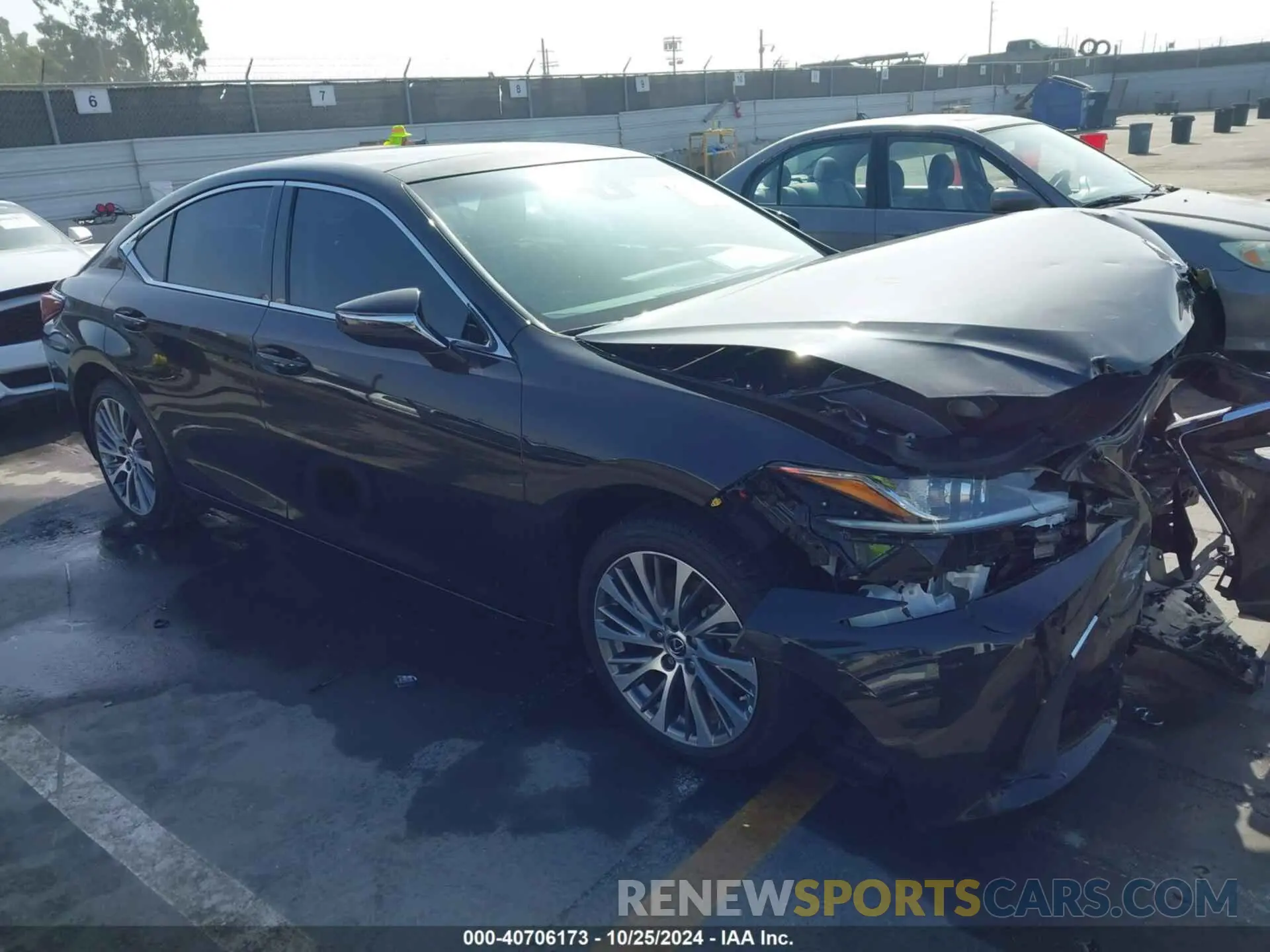 1 Photograph of a damaged car 58ABZ1B14KU036493 LEXUS ES 350 2019