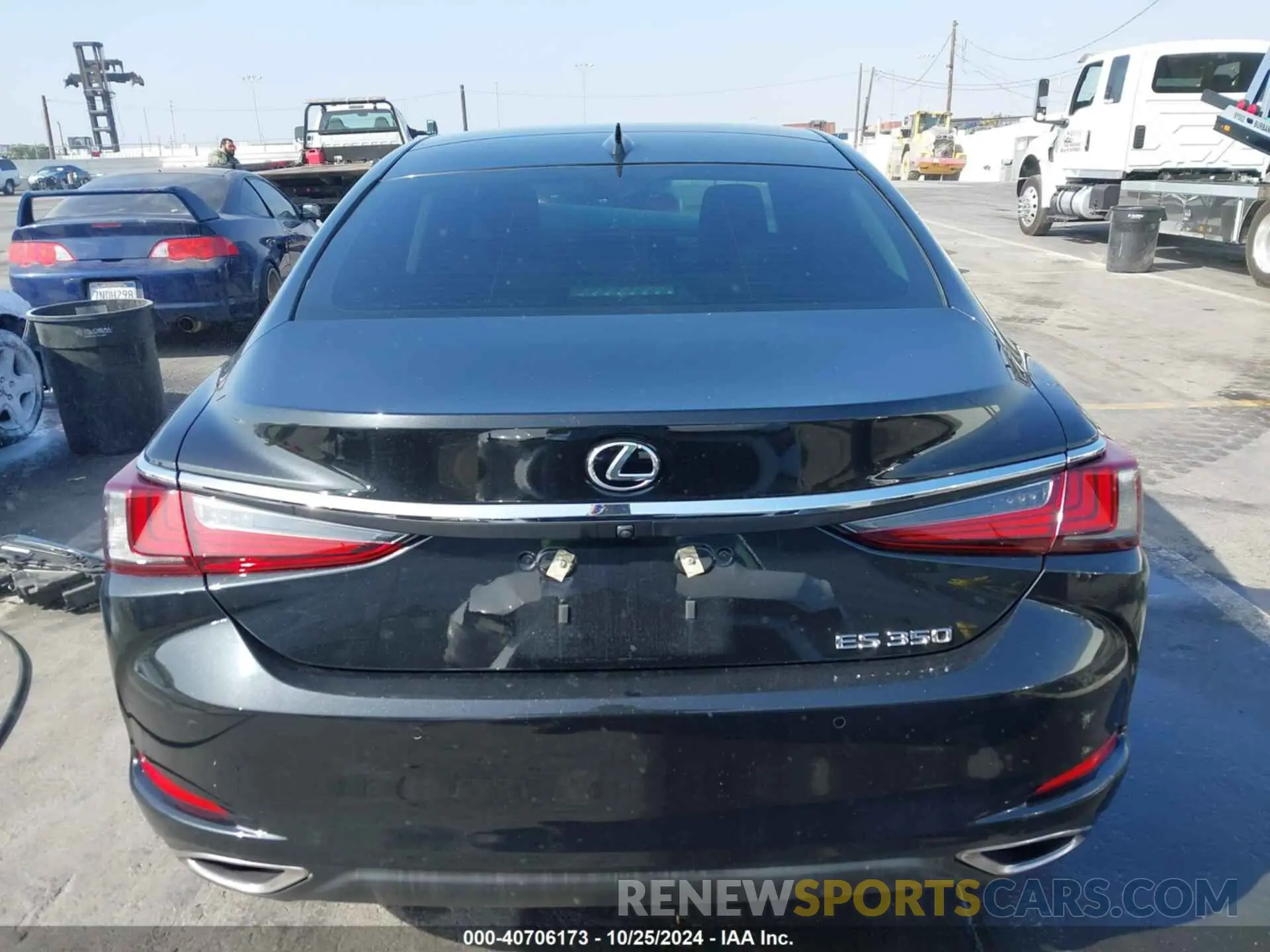 17 Photograph of a damaged car 58ABZ1B14KU036493 LEXUS ES 350 2019
