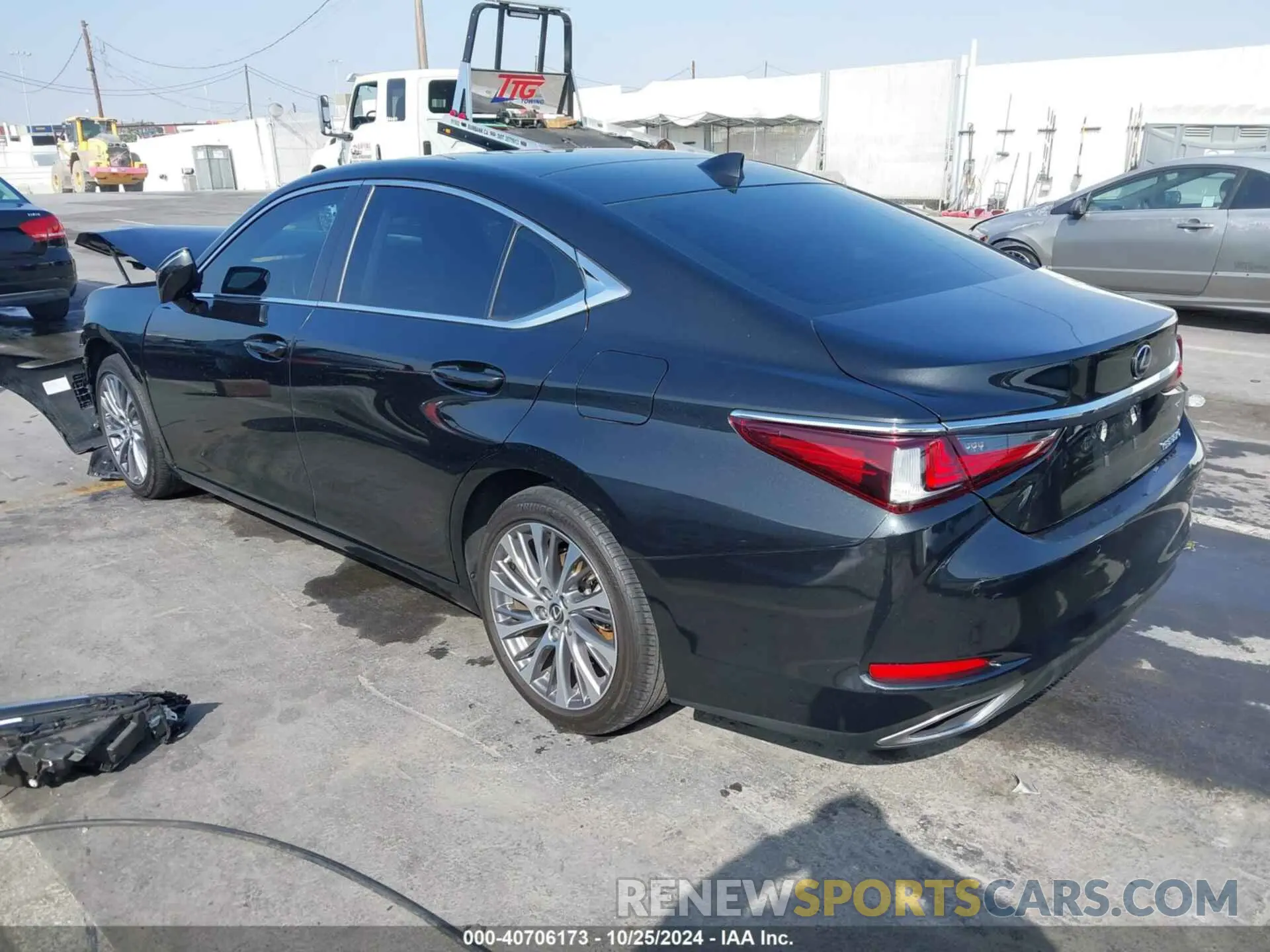 3 Photograph of a damaged car 58ABZ1B14KU036493 LEXUS ES 350 2019