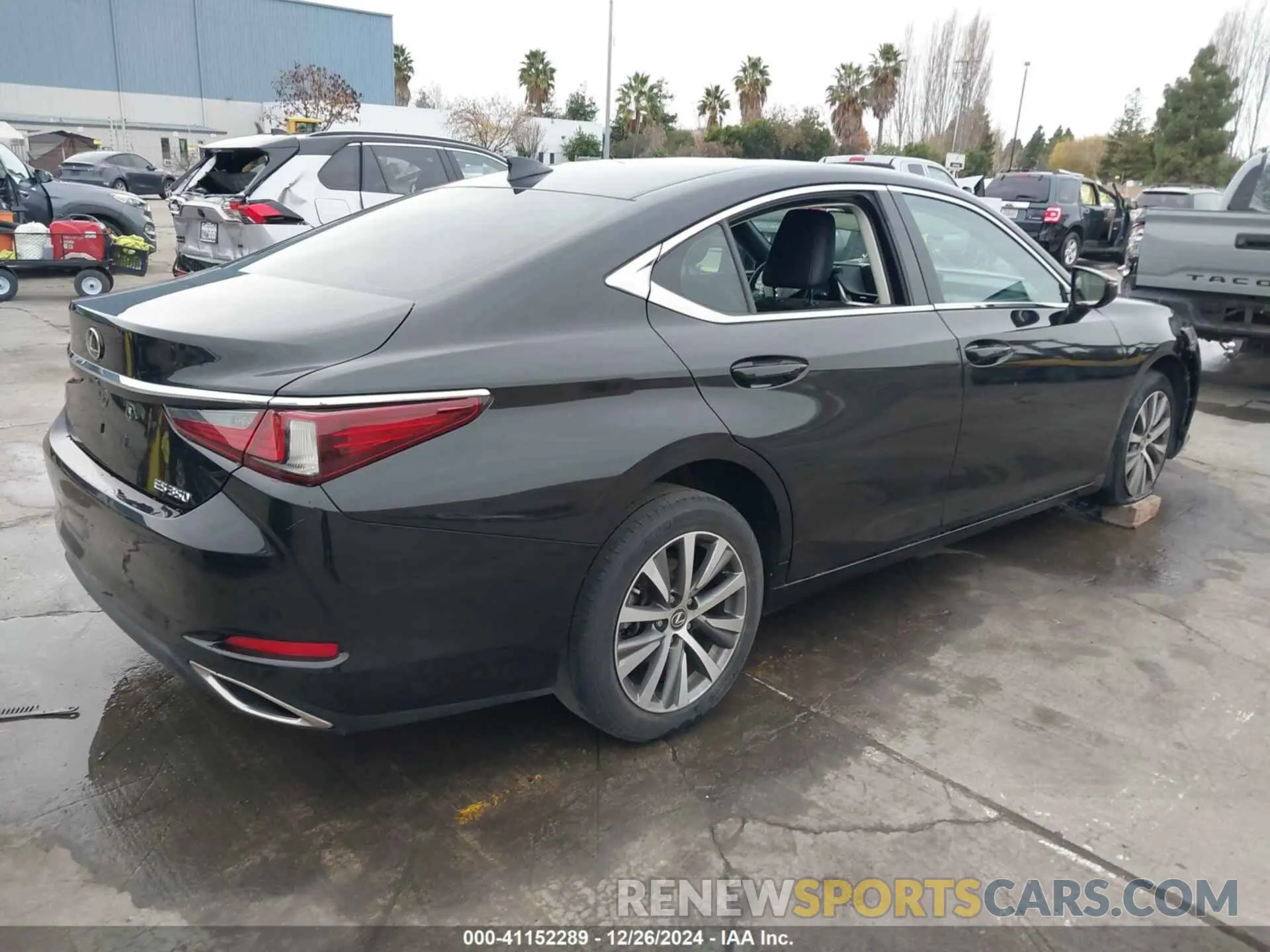 4 Photograph of a damaged car 58ABZ1B14KU040186 LEXUS ES 350 2019