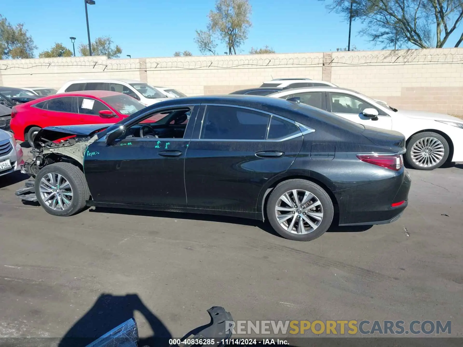 15 Photograph of a damaged car 58ABZ1B14KU047302 LEXUS ES 350 2019