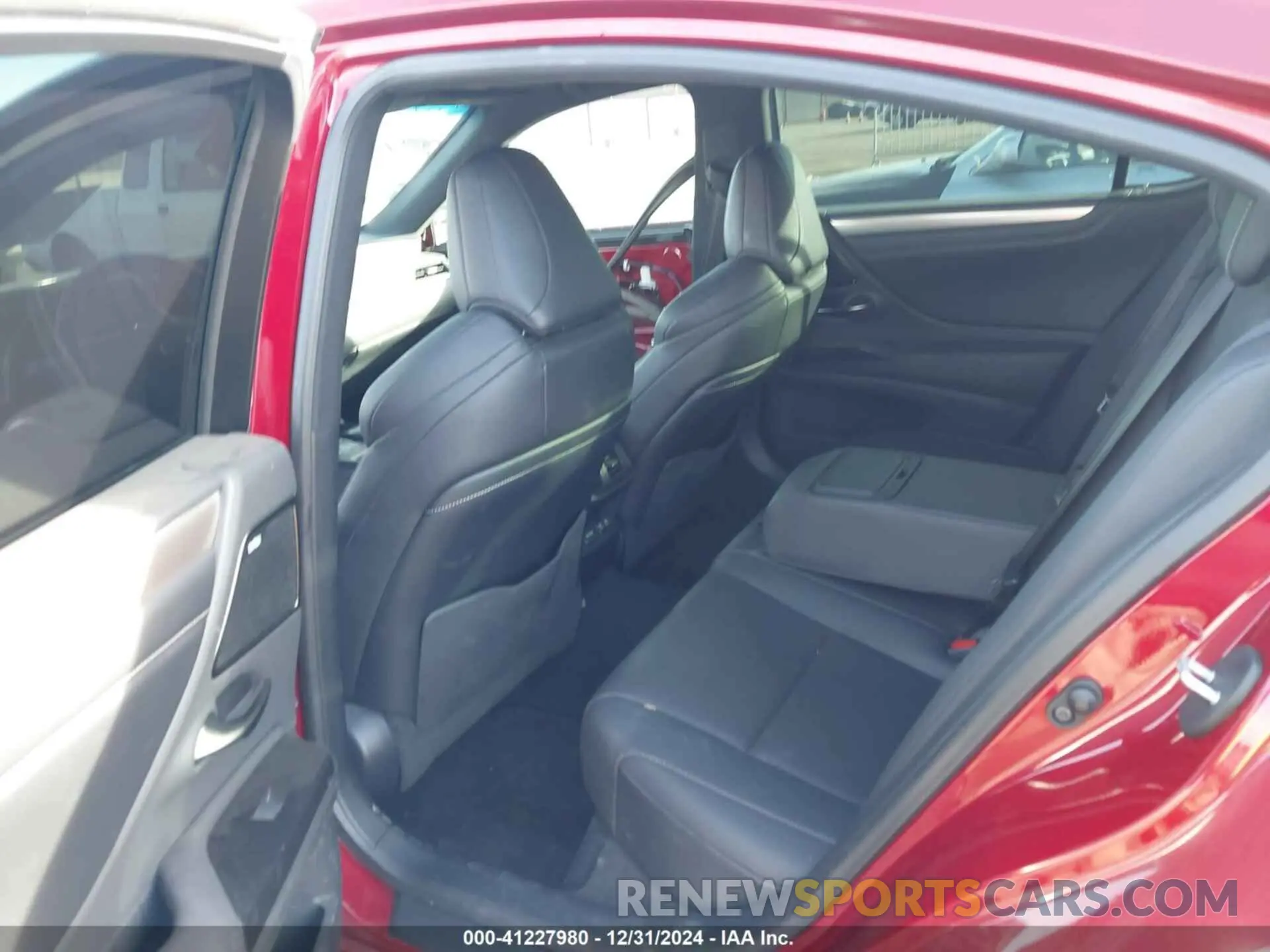 8 Photograph of a damaged car 58ABZ1B14KU050295 LEXUS ES 350 2019