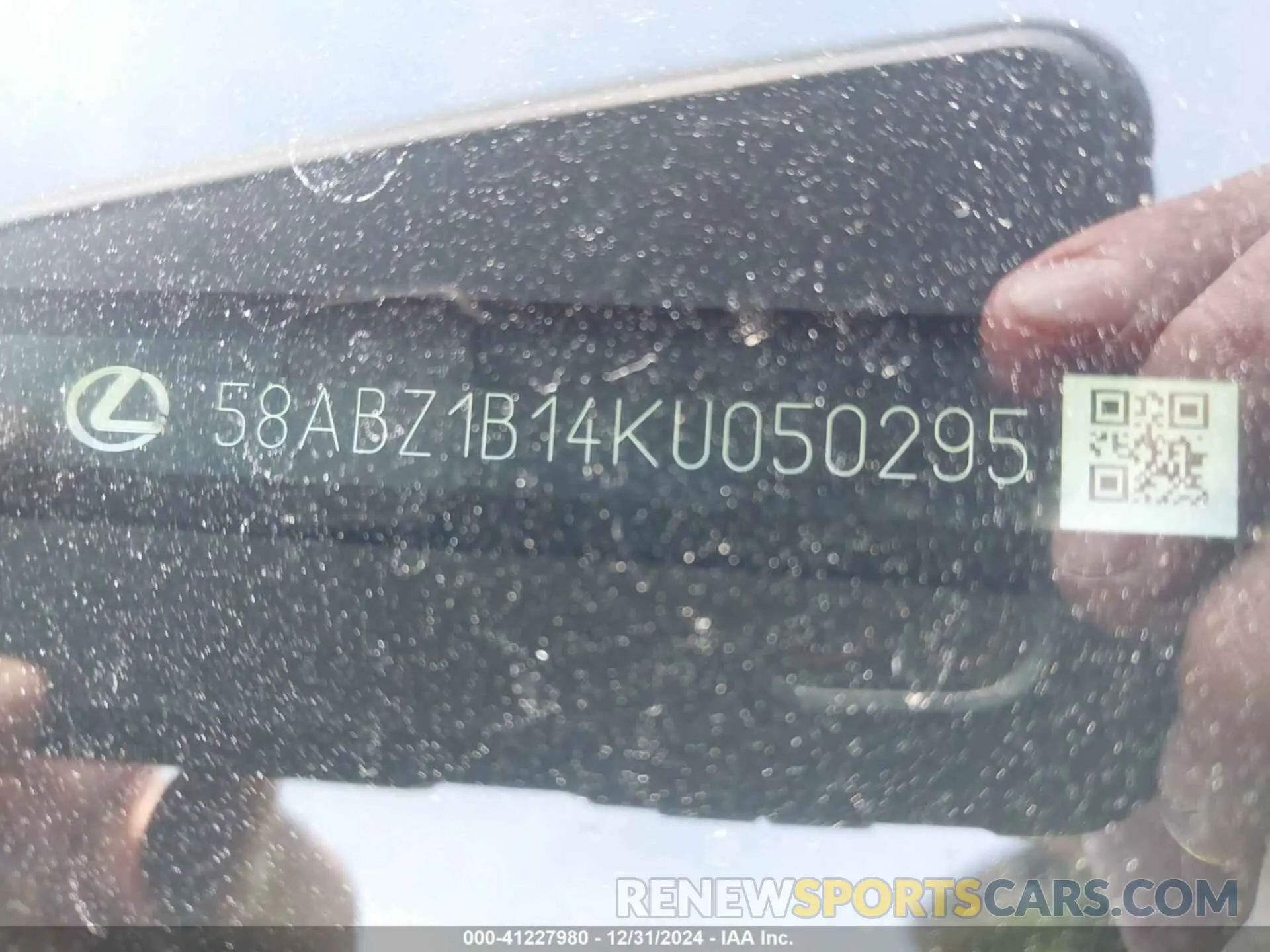 9 Photograph of a damaged car 58ABZ1B14KU050295 LEXUS ES 350 2019