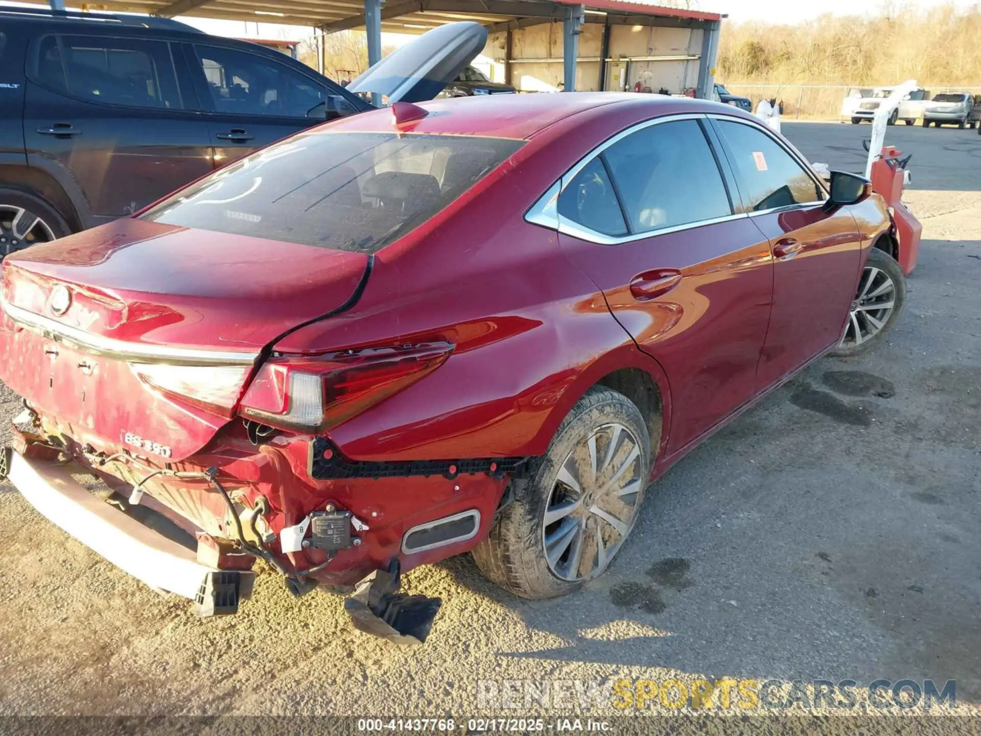 4 Photograph of a damaged car 58ABZ1B15KU012428 LEXUS ES 350 2019