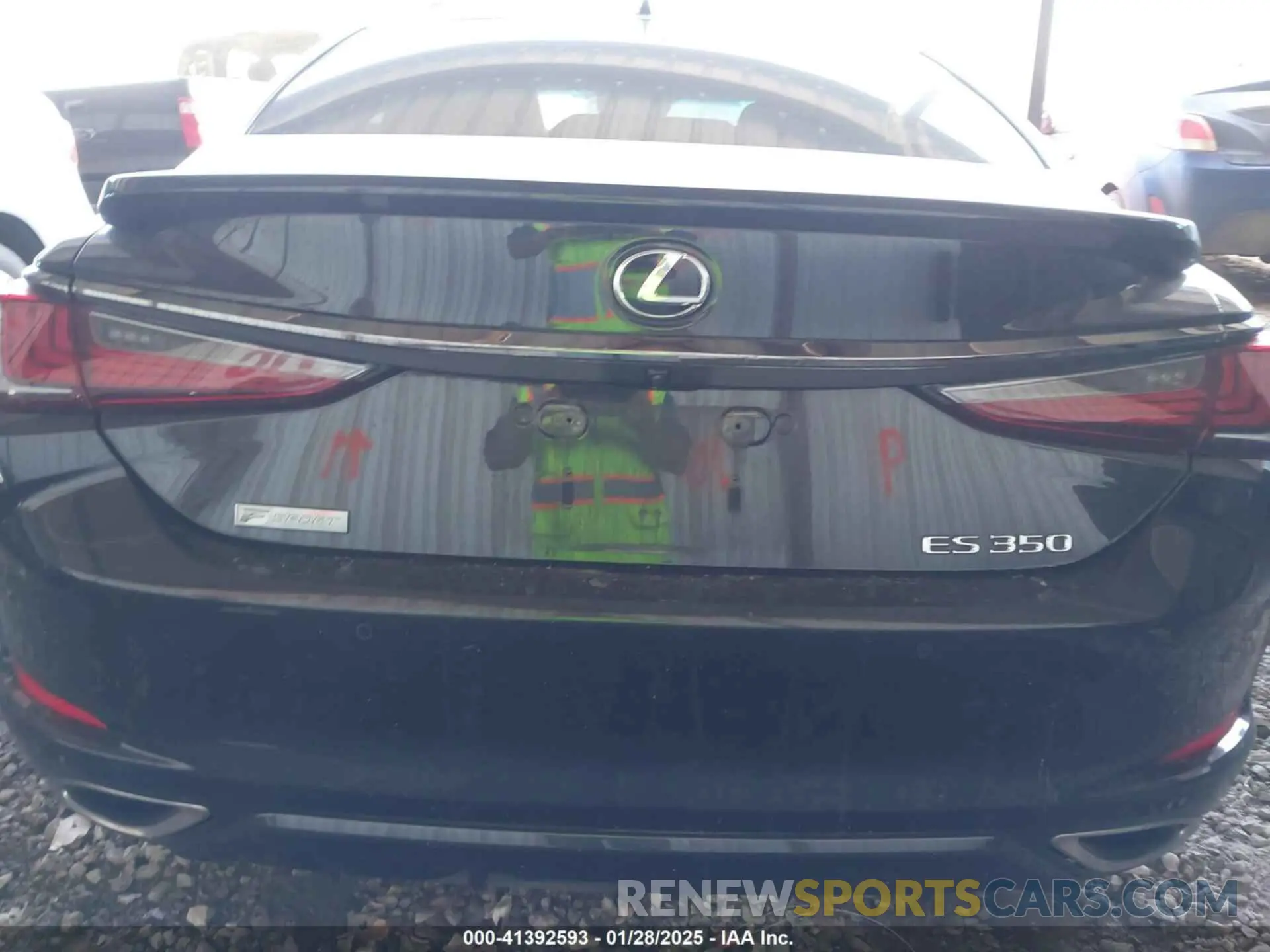 15 Photograph of a damaged car 58ABZ1B15KU039385 LEXUS ES 350 2019