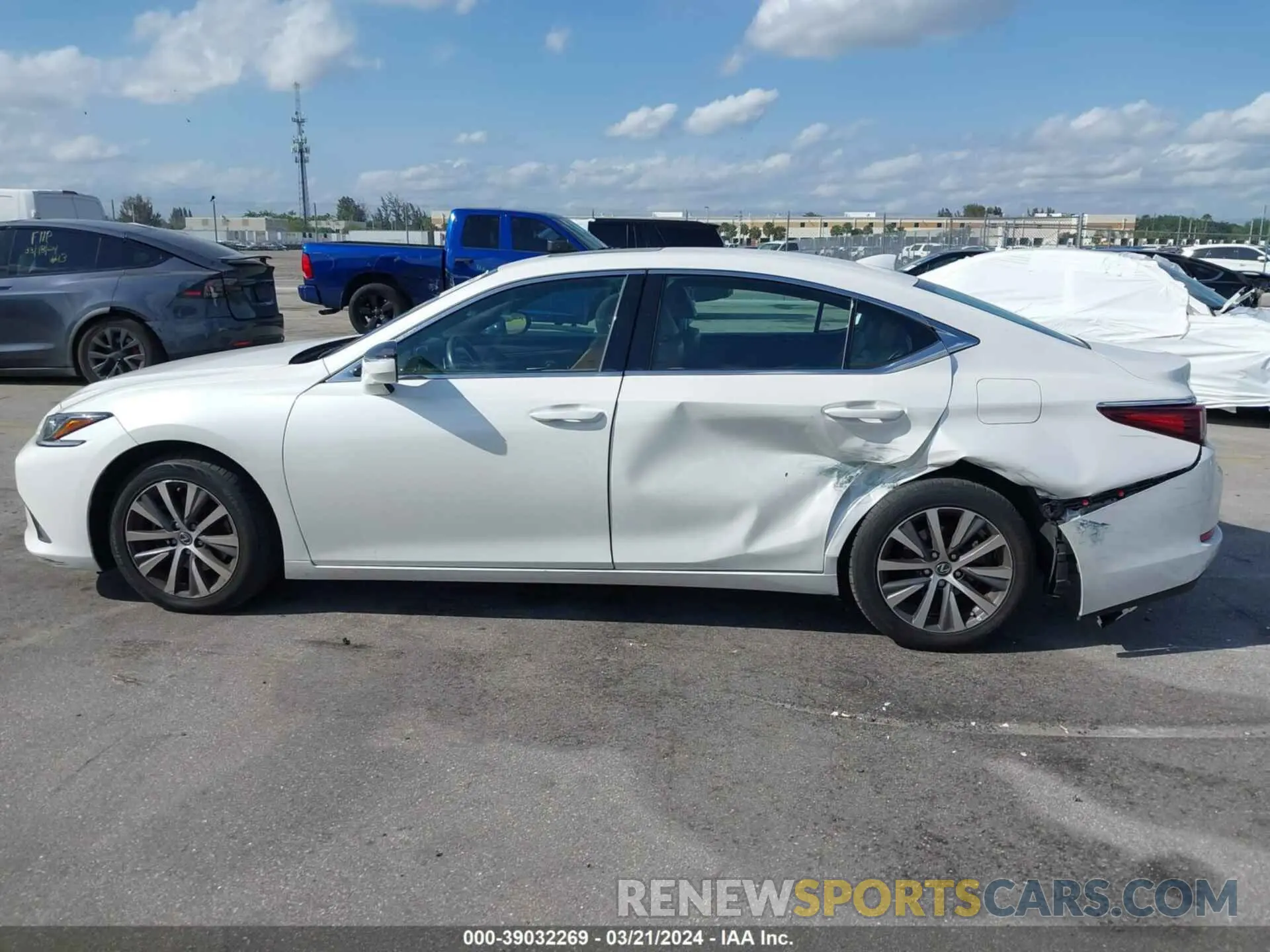 13 Photograph of a damaged car 58ABZ1B15KU044408 LEXUS ES 350 2019