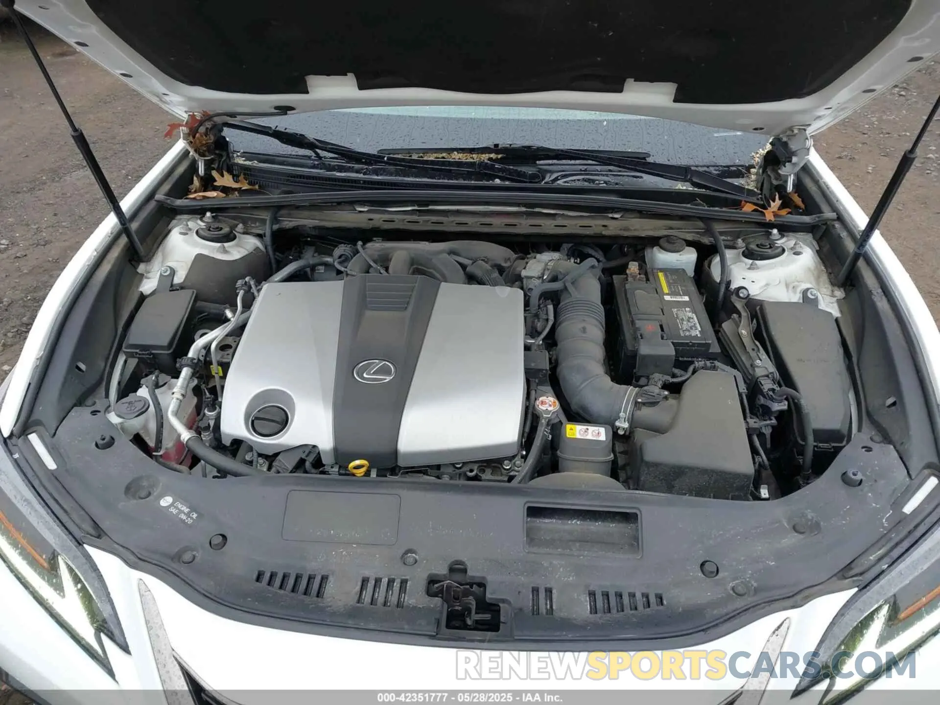 10 Photograph of a damaged car 58ABZ1B16KU002121 LEXUS ES 350 2019