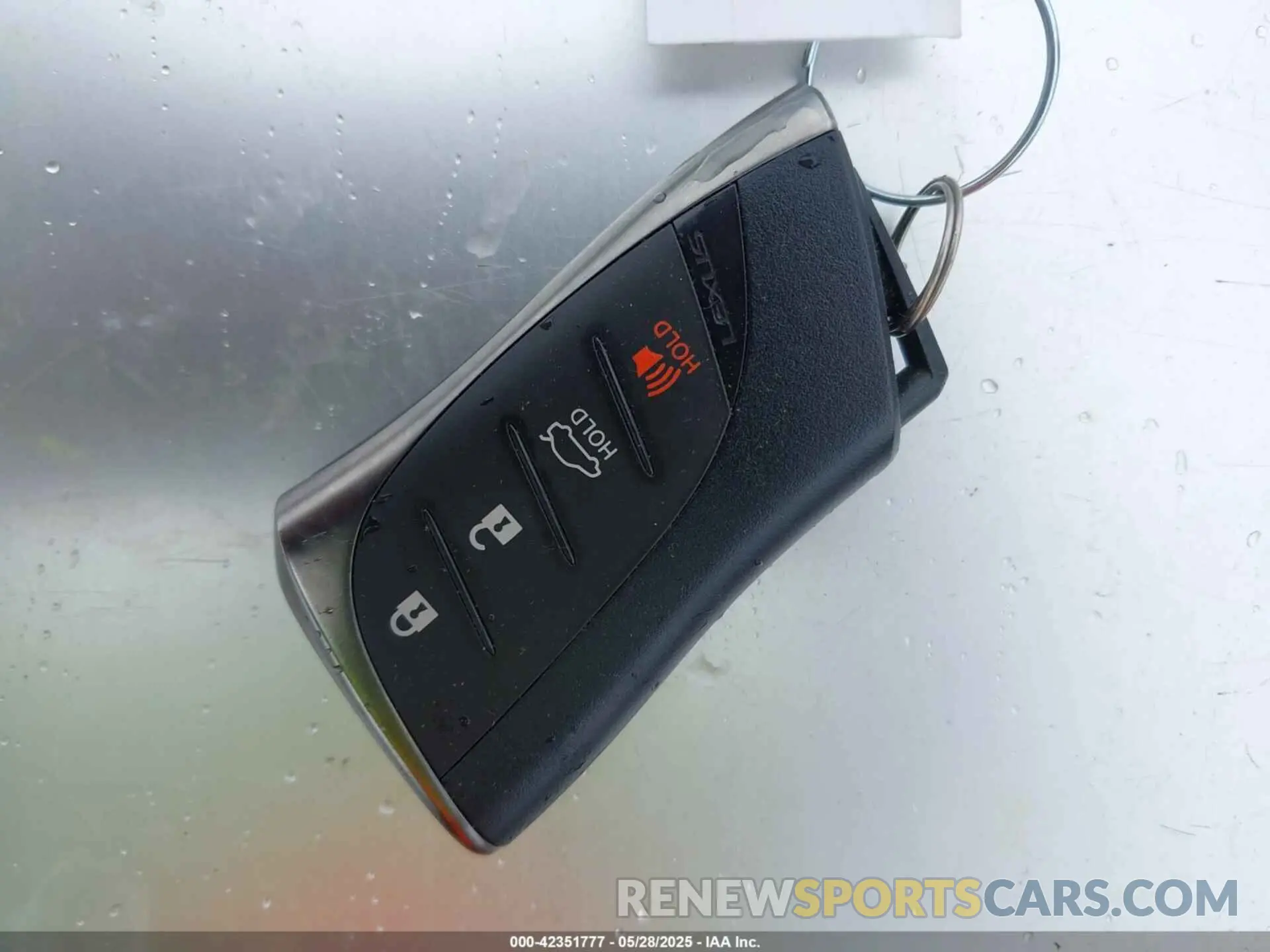 11 Photograph of a damaged car 58ABZ1B16KU002121 LEXUS ES 350 2019