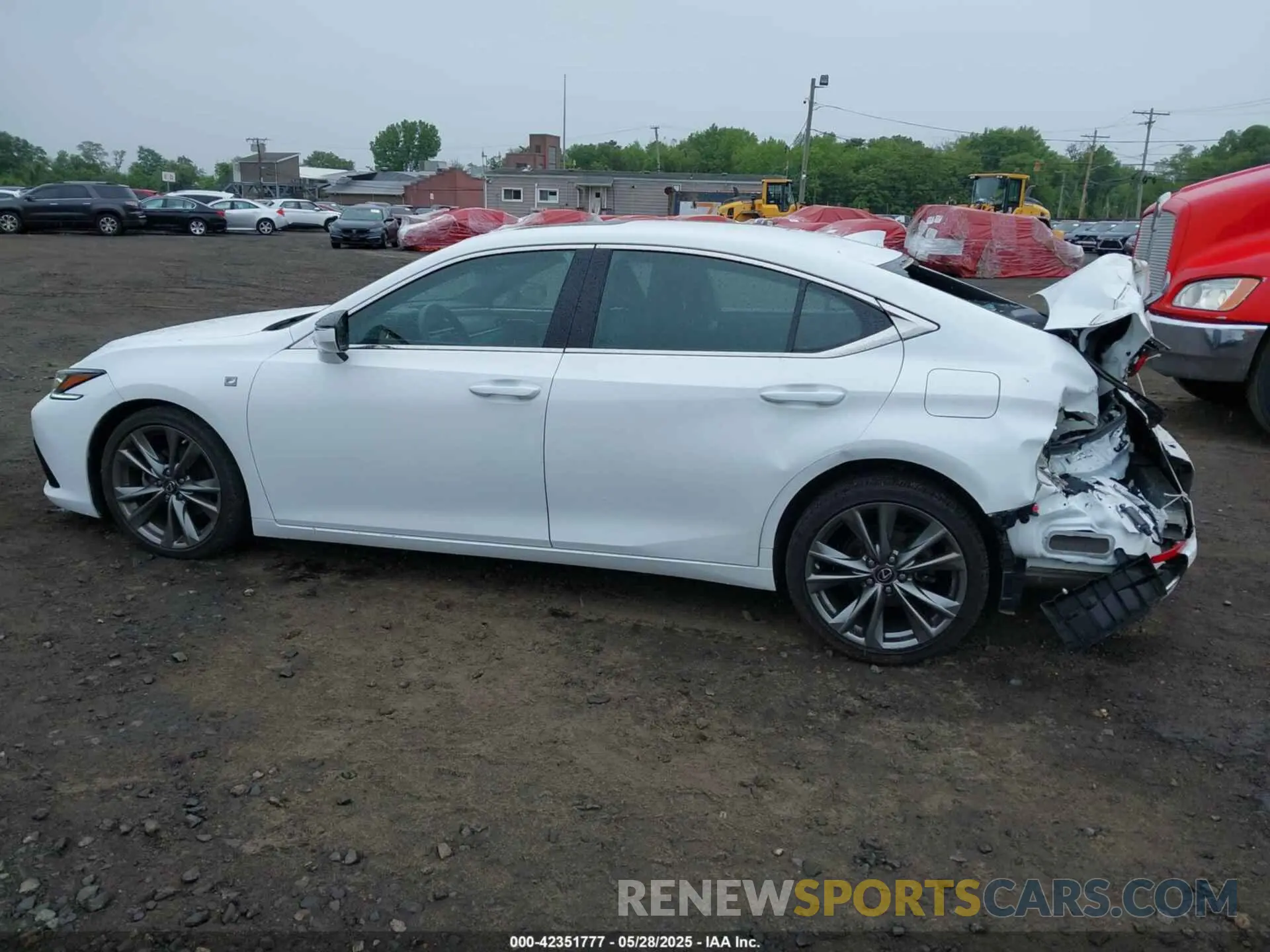 18 Photograph of a damaged car 58ABZ1B16KU002121 LEXUS ES 350 2019