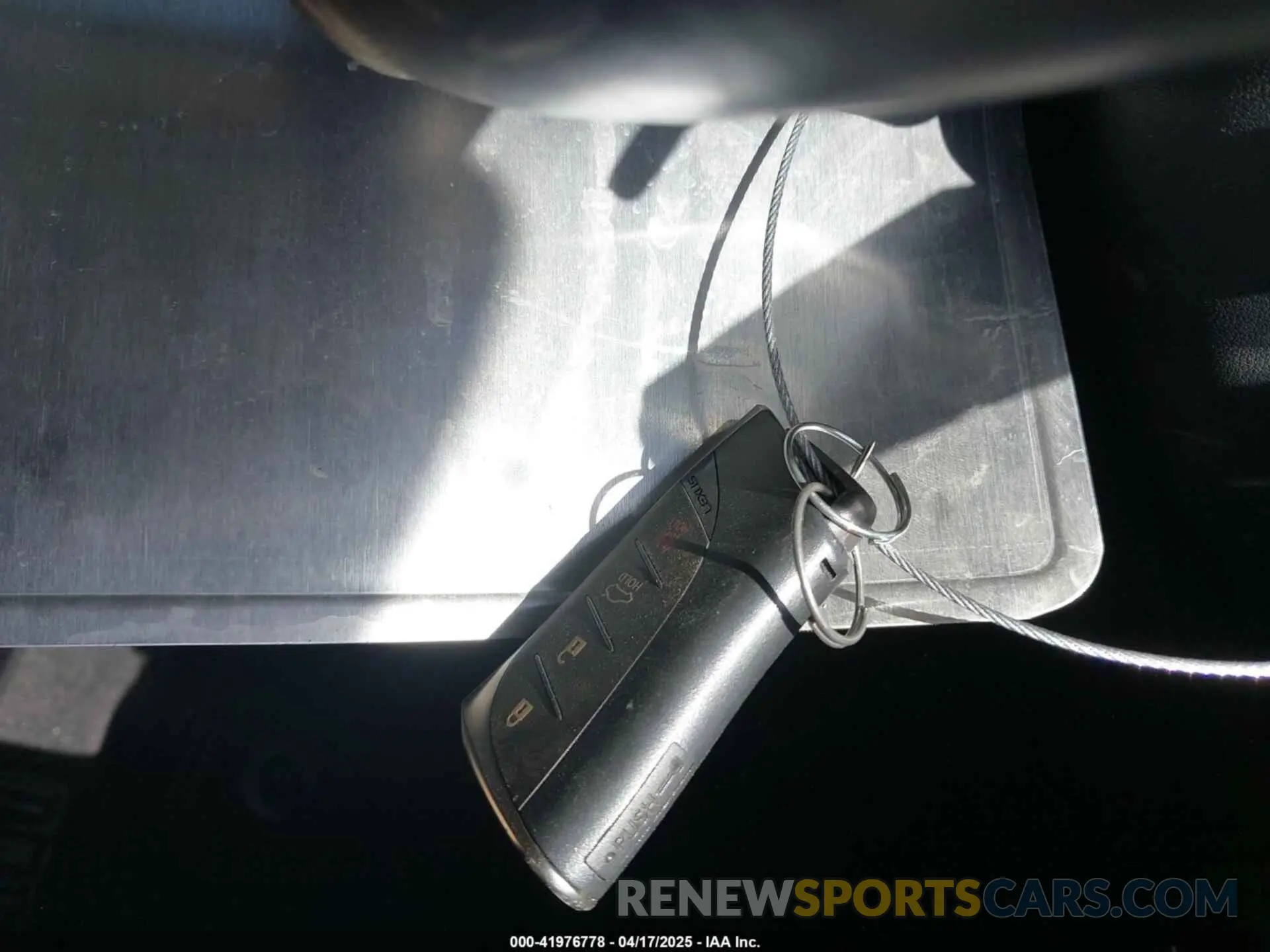 11 Photograph of a damaged car 58ABZ1B16KU011093 LEXUS ES 350 2019