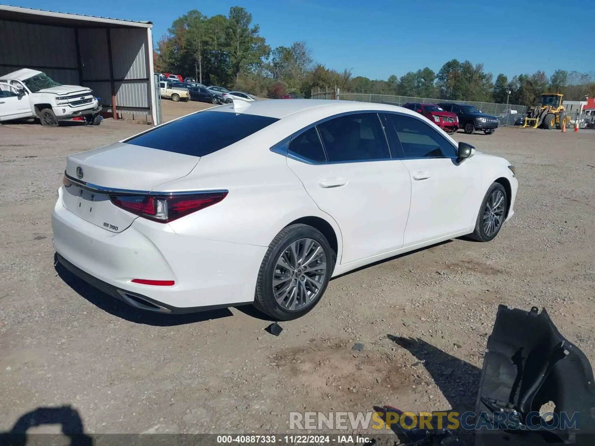 4 Photograph of a damaged car 58ABZ1B16KU011742 LEXUS ES 350 2019
