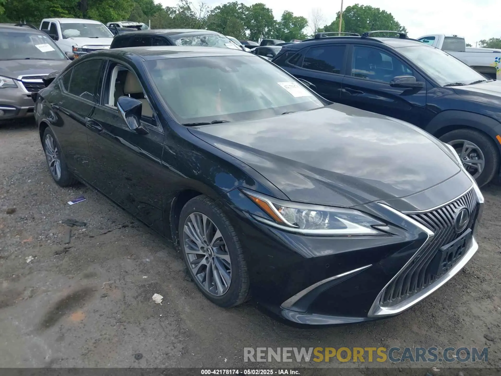 1 Photograph of a damaged car 58ABZ1B16KU020442 LEXUS ES 350 2019