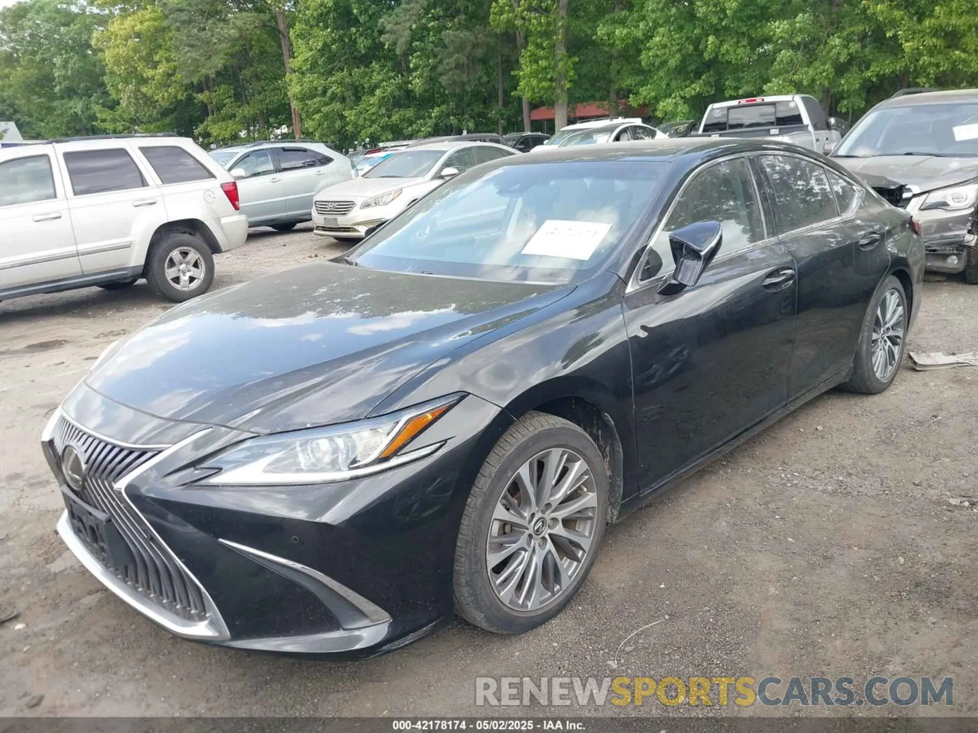 2 Photograph of a damaged car 58ABZ1B16KU020442 LEXUS ES 350 2019