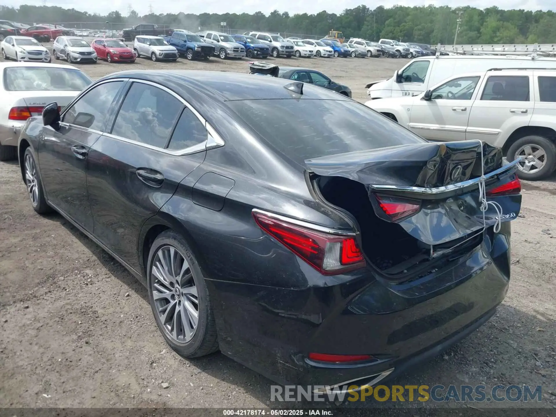 3 Photograph of a damaged car 58ABZ1B16KU020442 LEXUS ES 350 2019