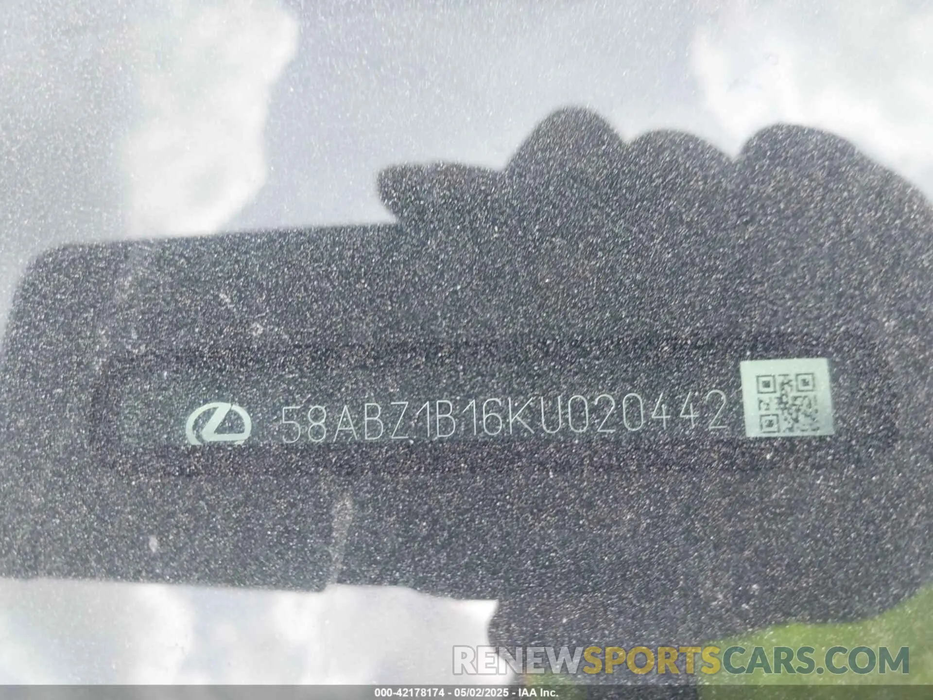9 Photograph of a damaged car 58ABZ1B16KU020442 LEXUS ES 350 2019