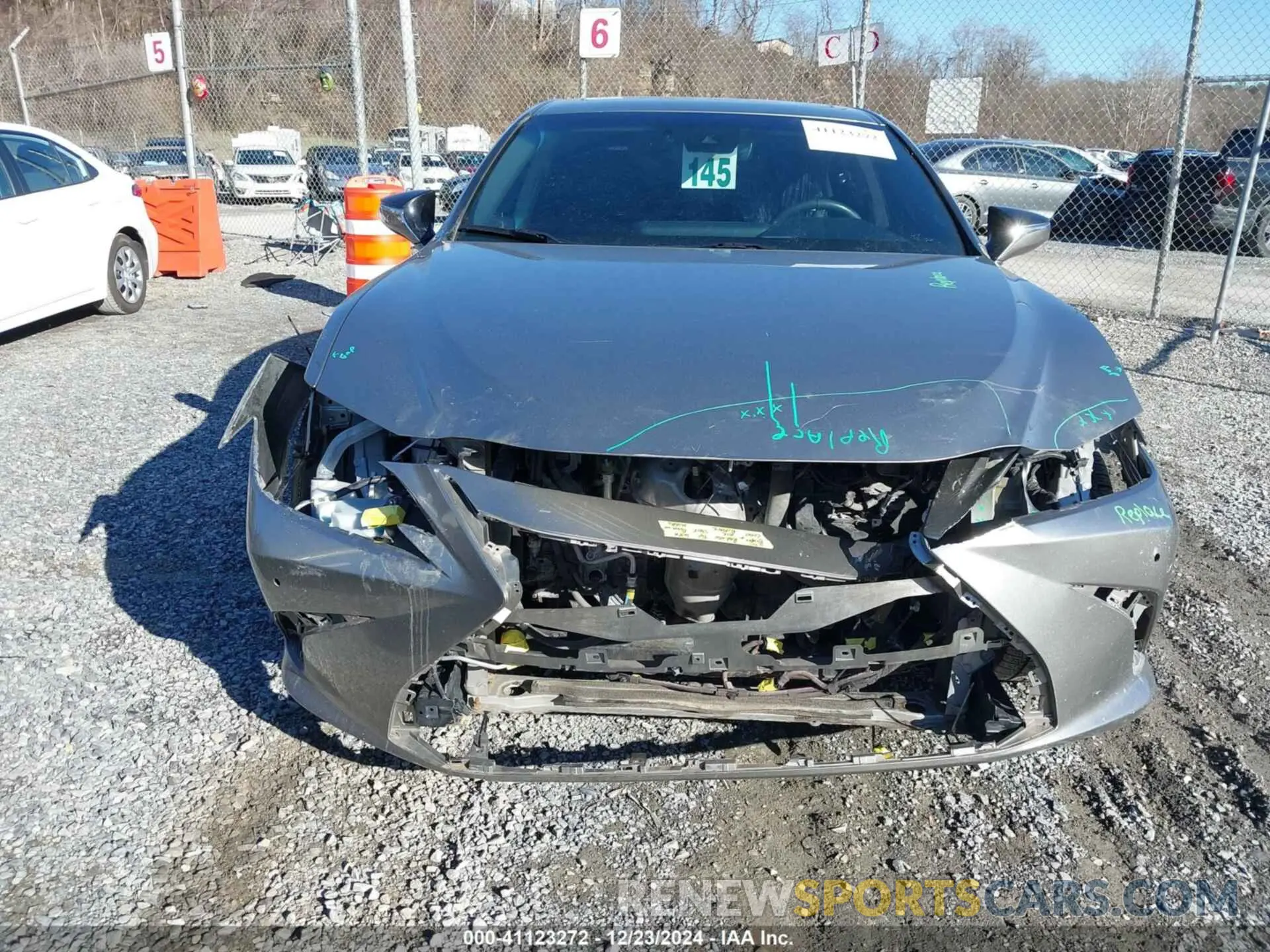 13 Photograph of a damaged car 58ABZ1B16KU026483 LEXUS ES 350 2019