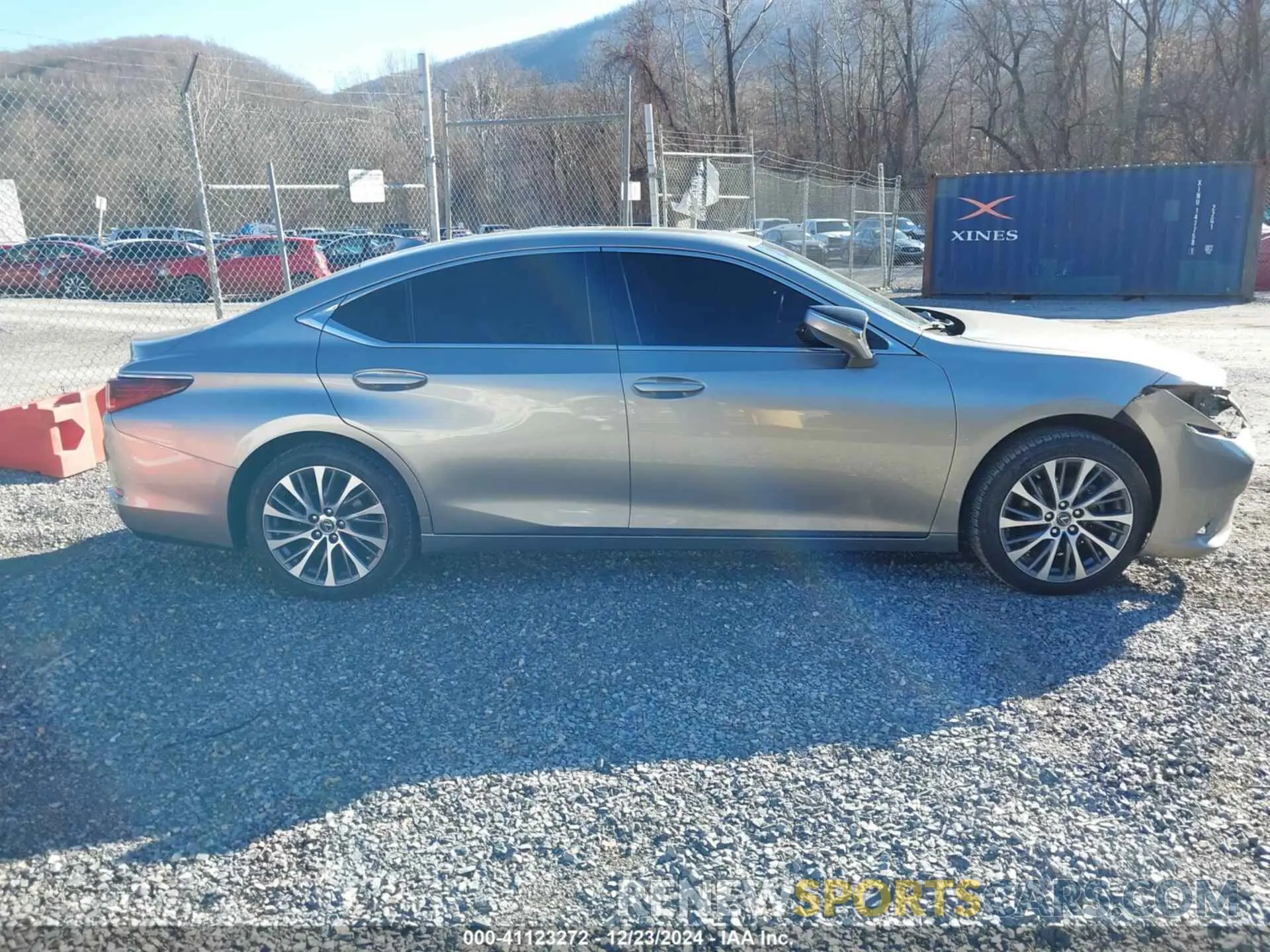 14 Photograph of a damaged car 58ABZ1B16KU026483 LEXUS ES 350 2019