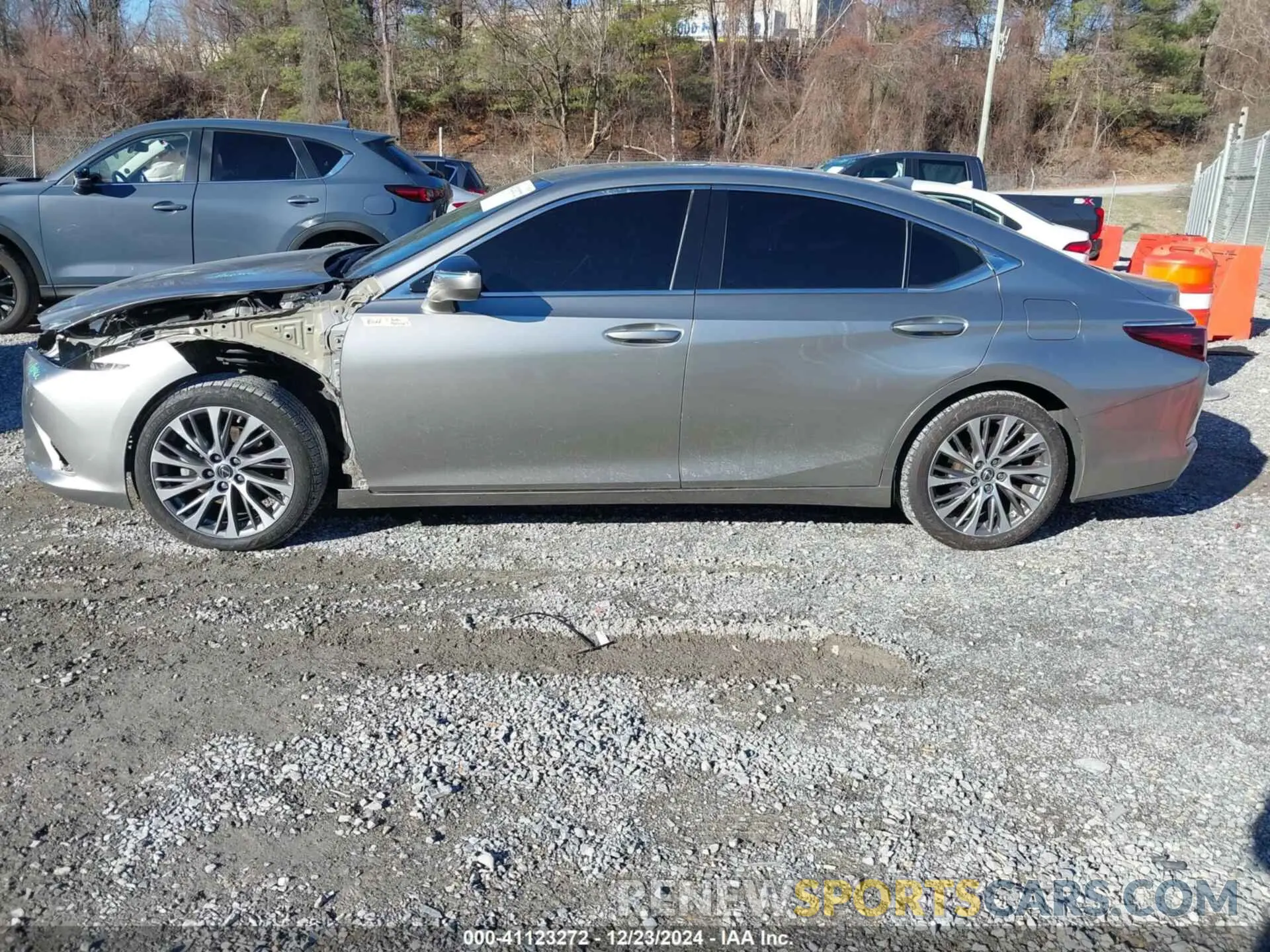 15 Photograph of a damaged car 58ABZ1B16KU026483 LEXUS ES 350 2019