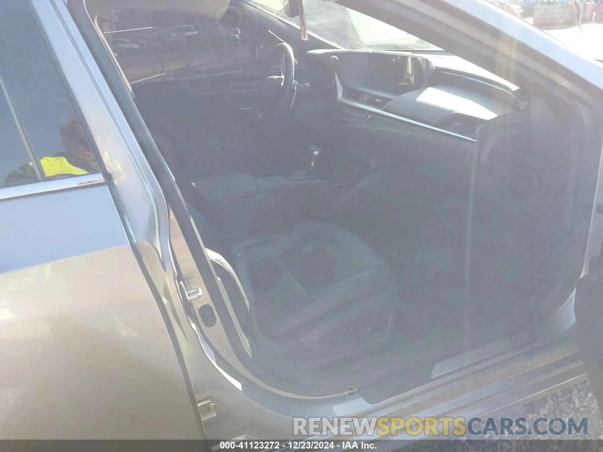 5 Photograph of a damaged car 58ABZ1B16KU026483 LEXUS ES 350 2019