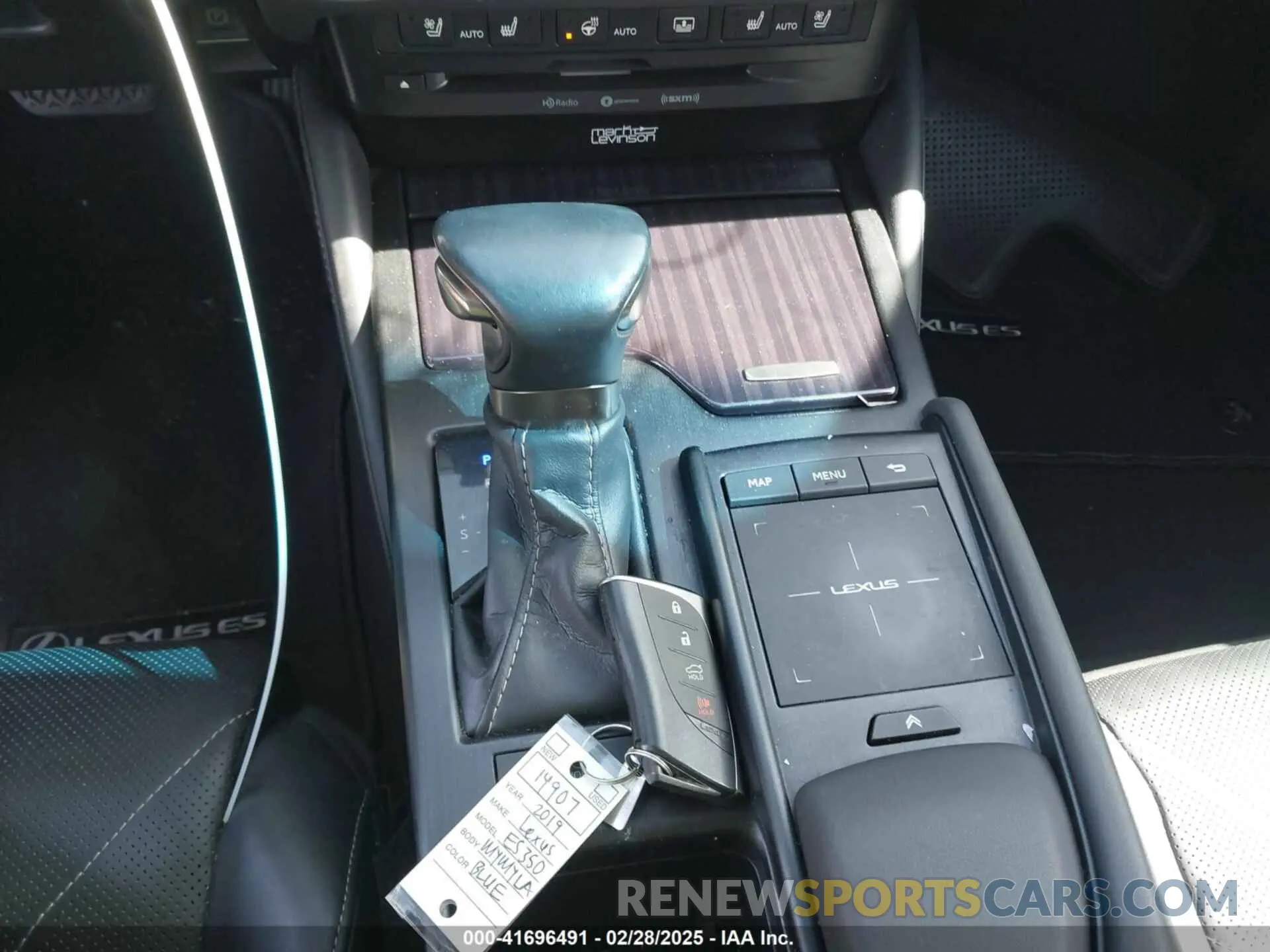 11 Photograph of a damaged car 58ABZ1B16KU039556 LEXUS ES 350 2019