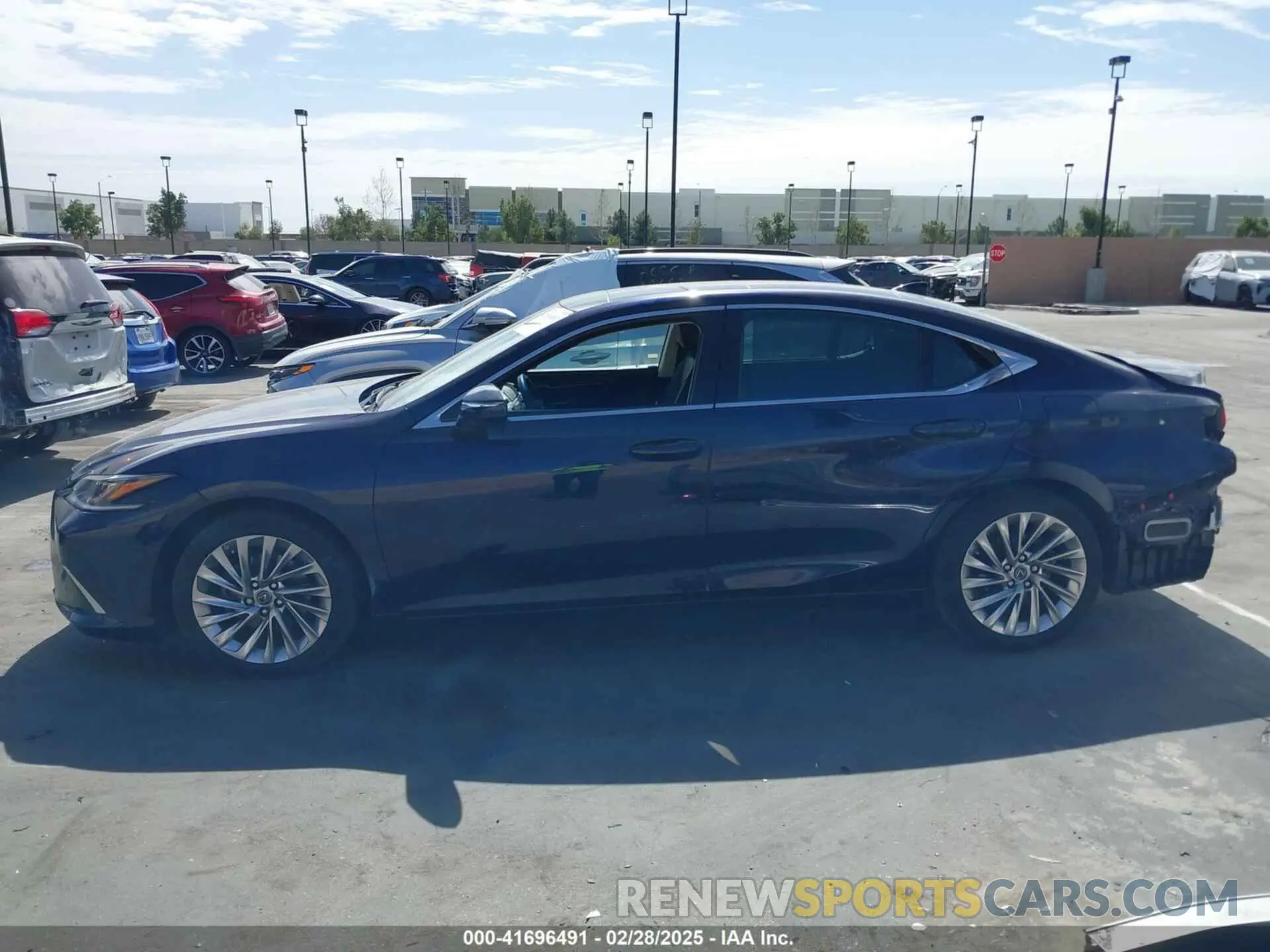 15 Photograph of a damaged car 58ABZ1B16KU039556 LEXUS ES 350 2019