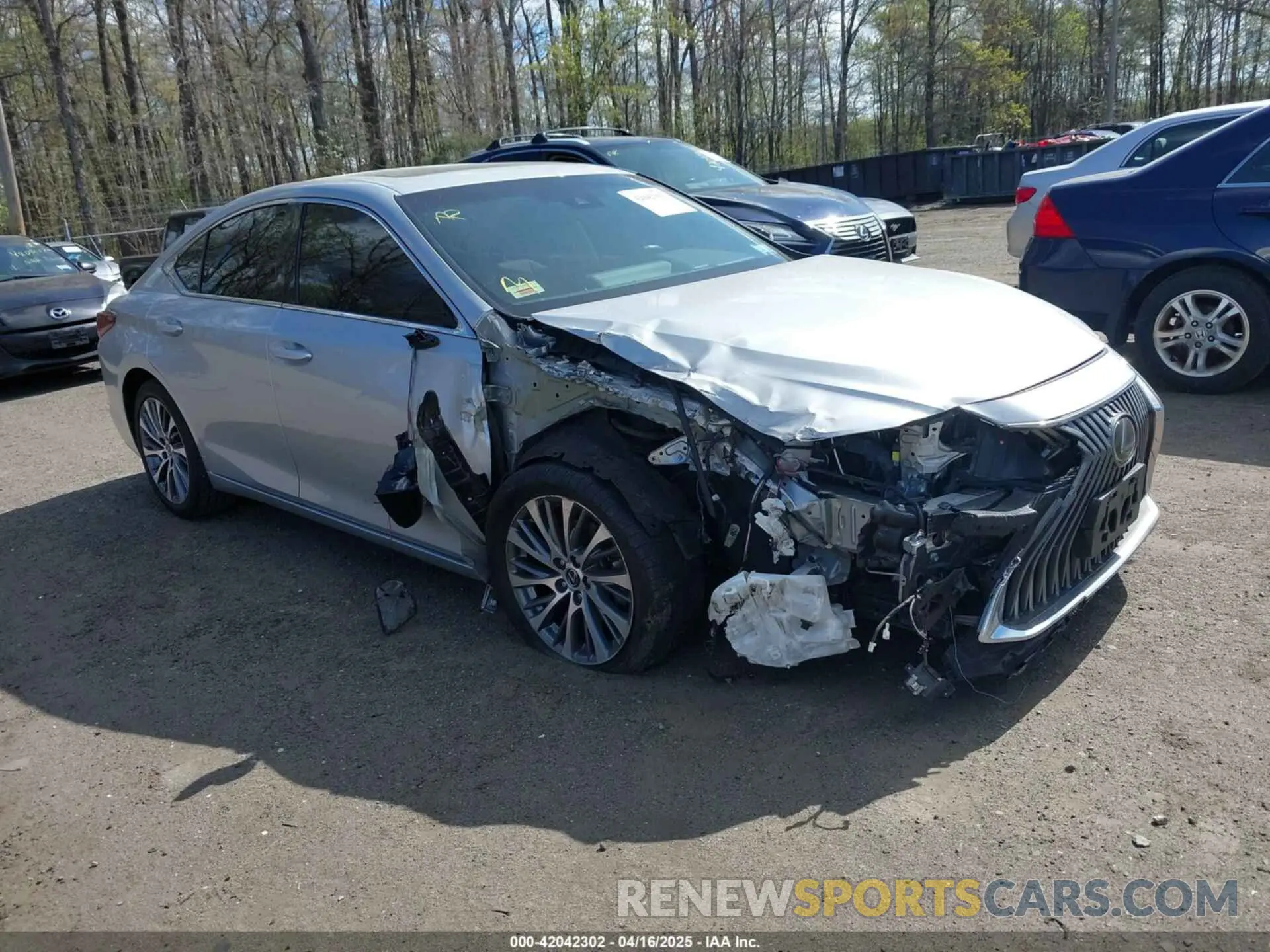 1 Photograph of a damaged car 58ABZ1B16KU043963 LEXUS ES 350 2019