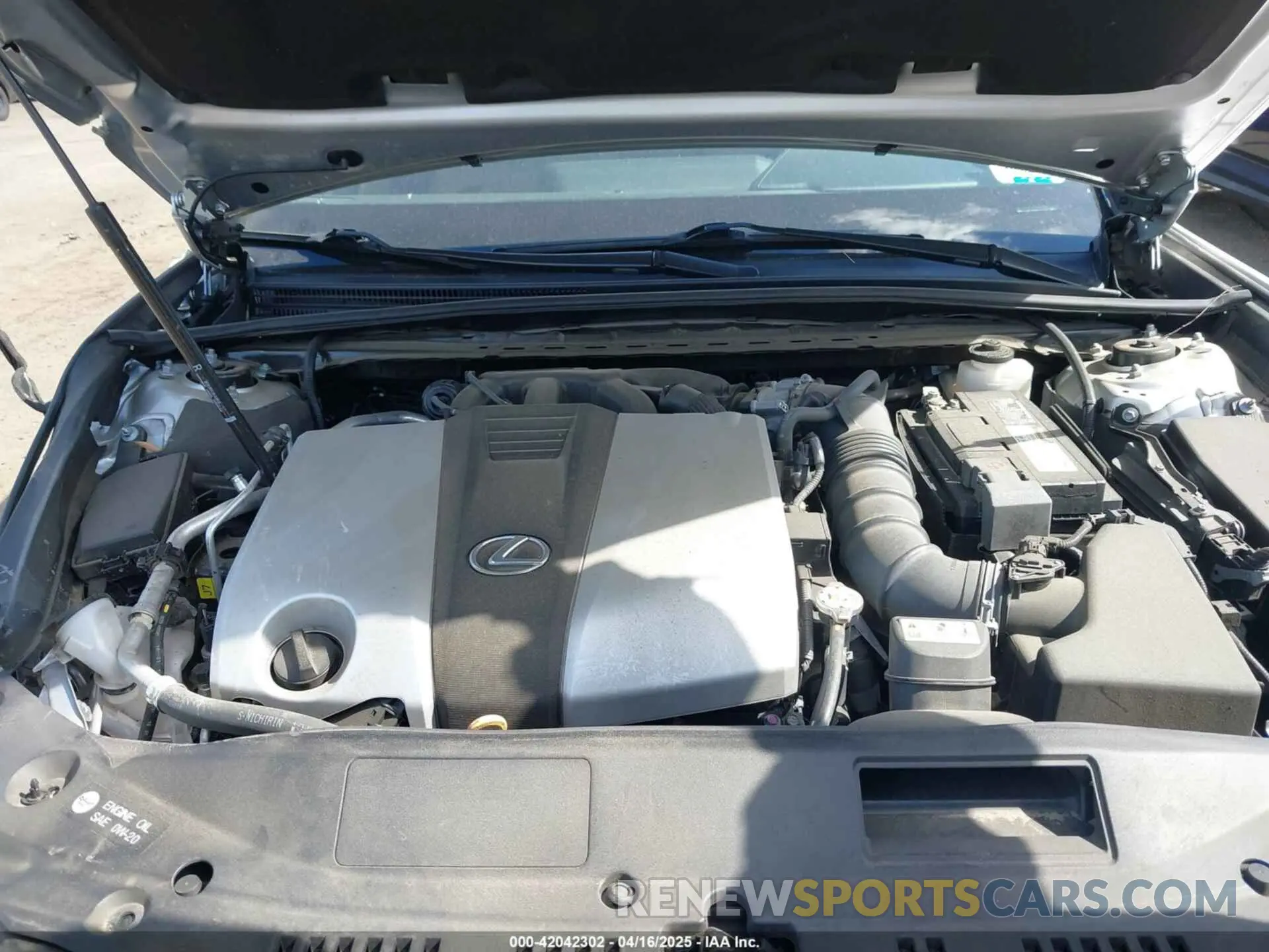 10 Photograph of a damaged car 58ABZ1B16KU043963 LEXUS ES 350 2019