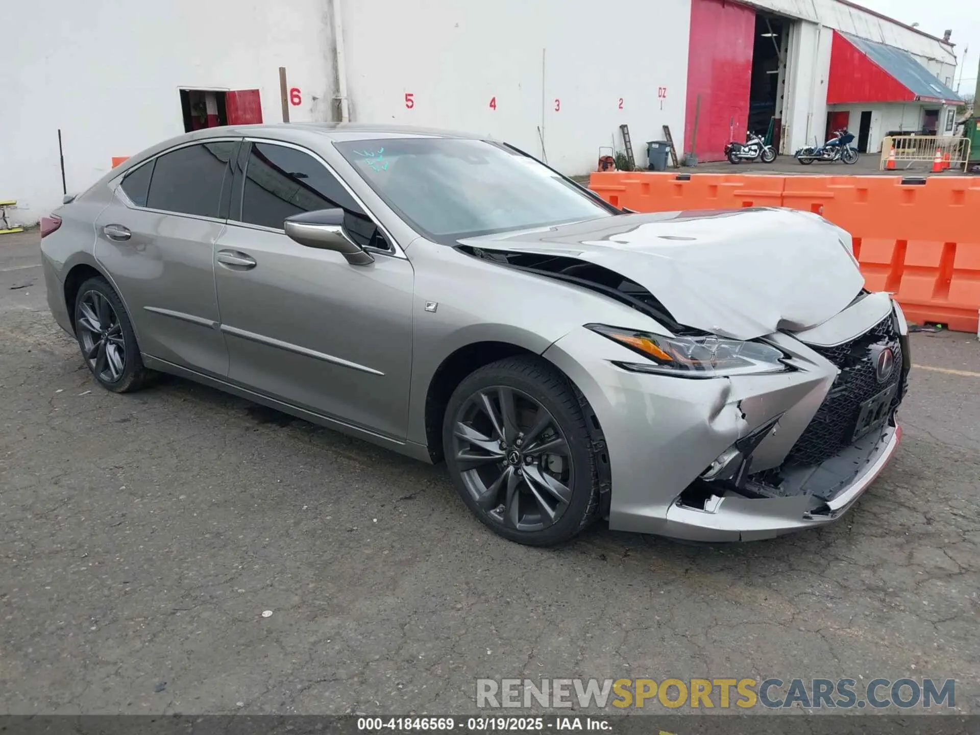 1 Photograph of a damaged car 58ABZ1B16KU048435 LEXUS ES 350 2019