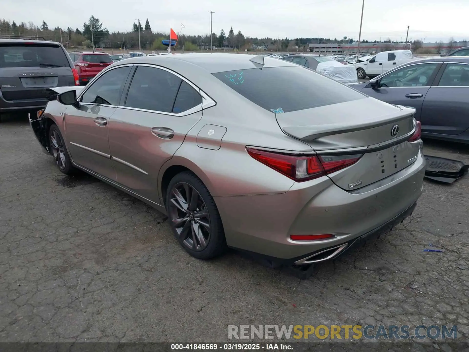 3 Photograph of a damaged car 58ABZ1B16KU048435 LEXUS ES 350 2019