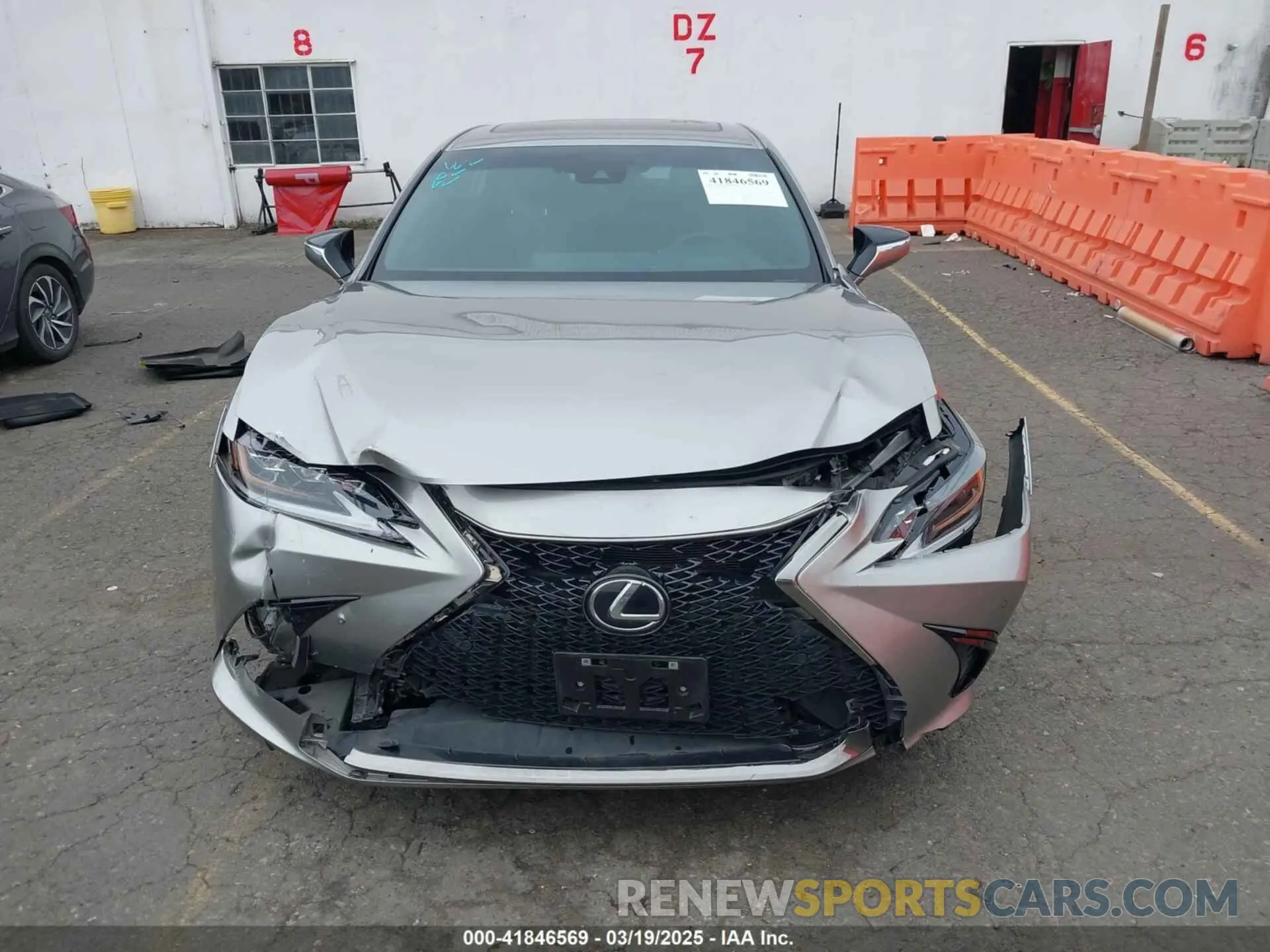 6 Photograph of a damaged car 58ABZ1B16KU048435 LEXUS ES 350 2019