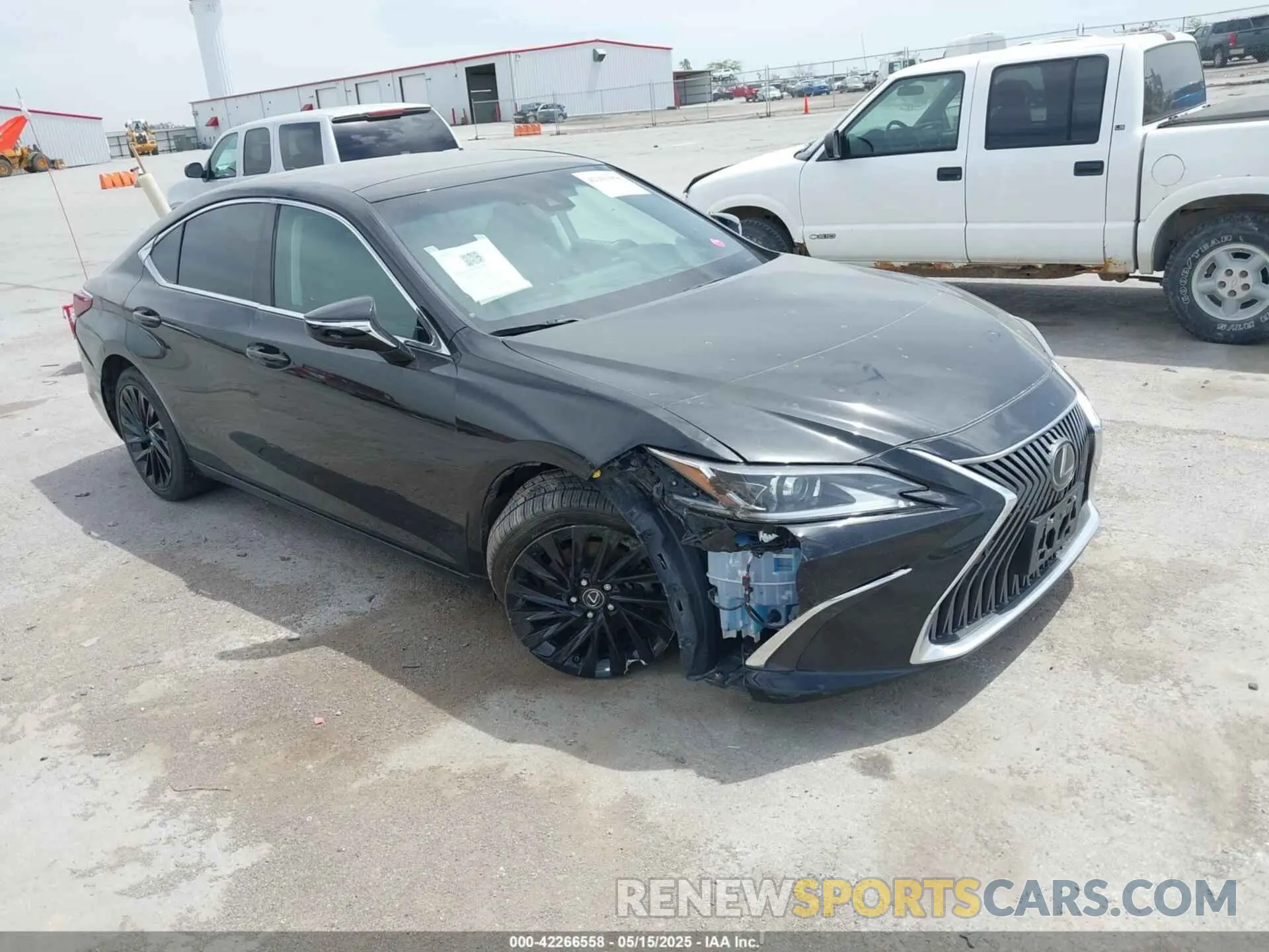 1 Photograph of a damaged car 58ABZ1B17KU008512 LEXUS ES 350 2019