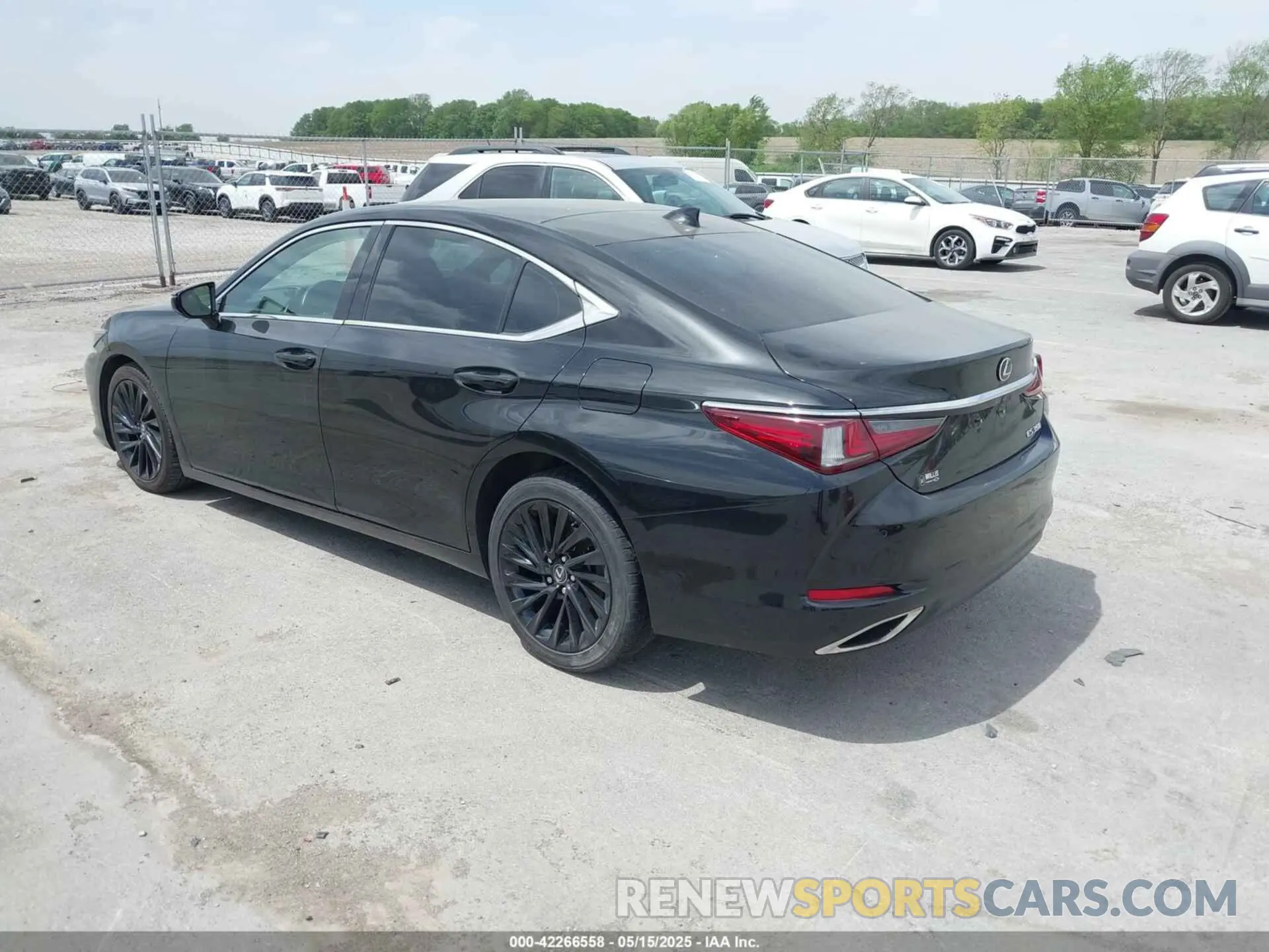 3 Photograph of a damaged car 58ABZ1B17KU008512 LEXUS ES 350 2019